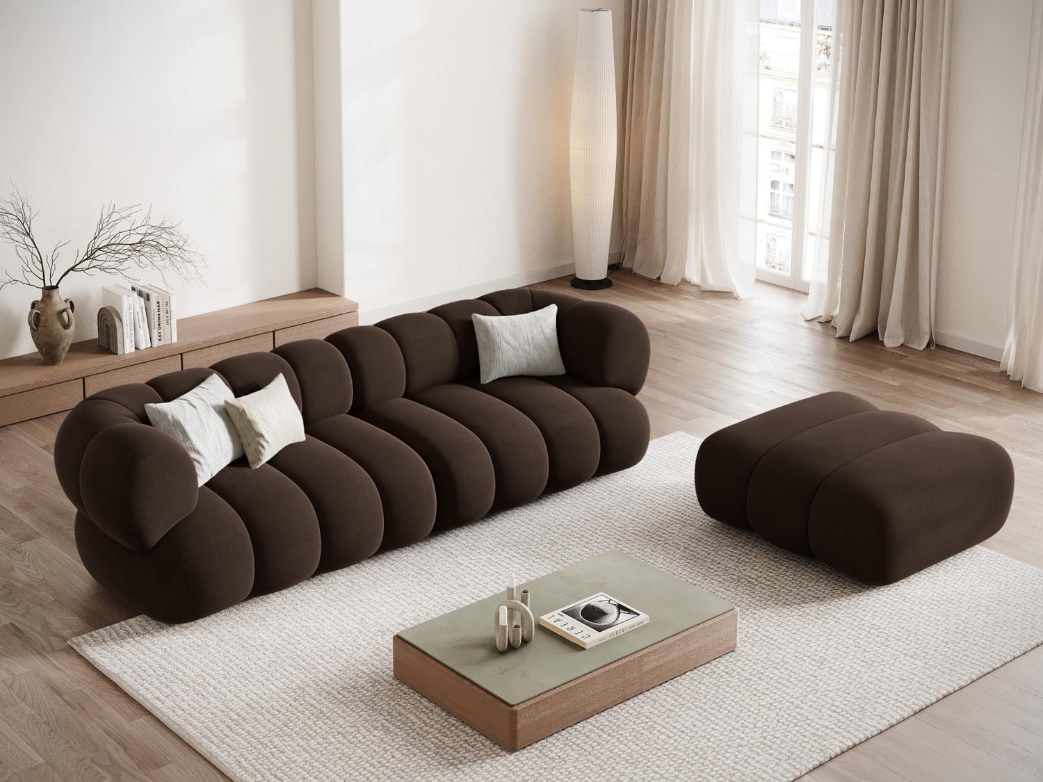 Eleganter Koge Velour Pouf in Chocolate-Vogue, 95 cm, ideal für stilvolle Akzente in jedem Raum. Perfekt für gemütliche Sitzgelegenheiten.