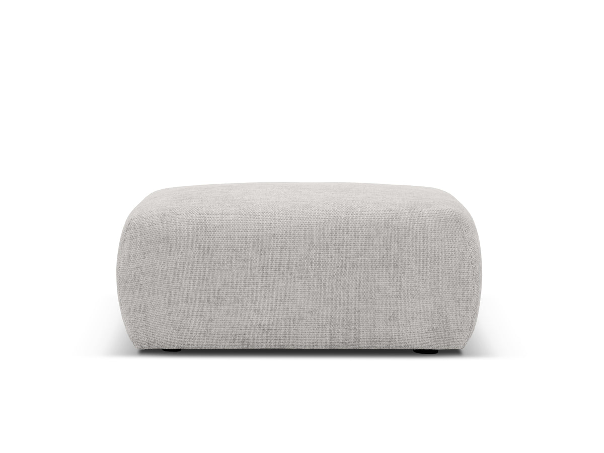 Gepolsterter Pouf Matera mit Velourbezug auf schwarzen Kunststoffbeinen, Cosmopolitan Design
