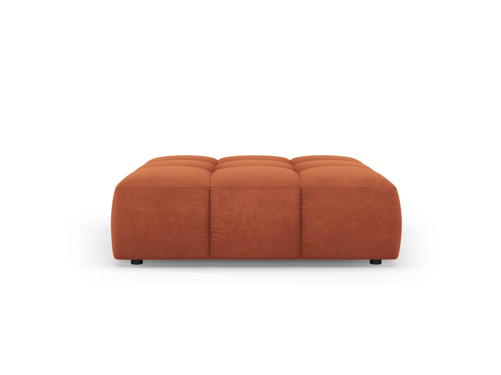Stylischer 1-Sitzer Pouf Moritz in lebhaftem Orange, ideal für moderne Wohnräume. Hochwertiges Design von Cosmopolitan Design.