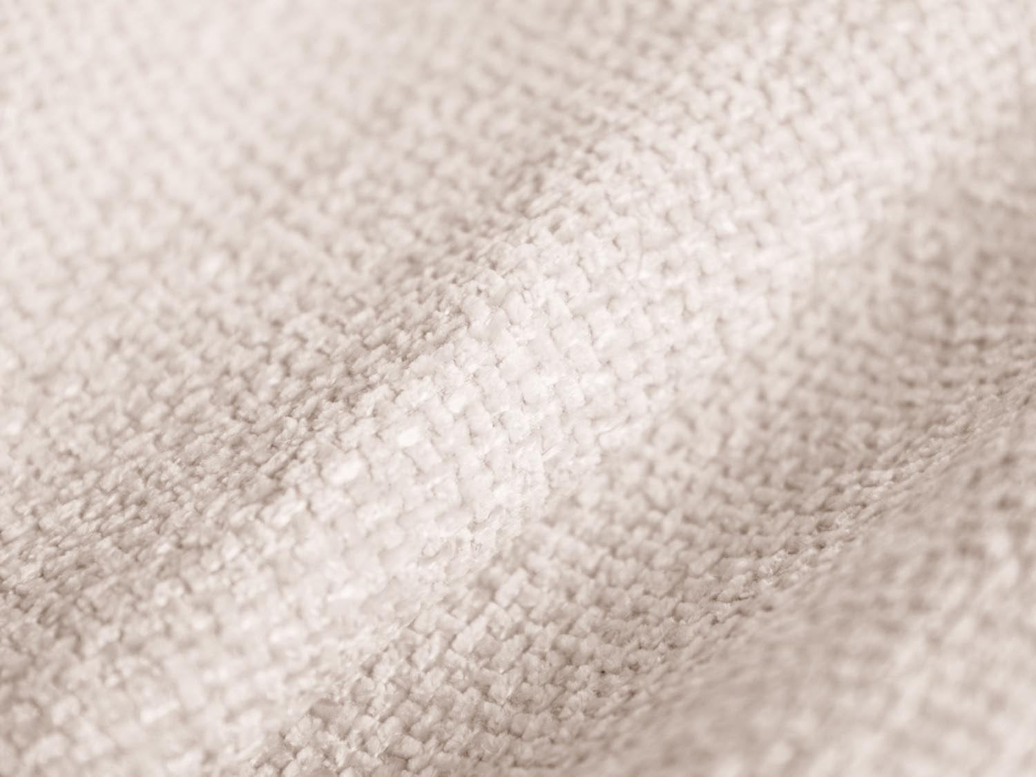 Entdecken Sie den Camden Pouf 1 Sitzer von Cosmopolitan Design – ein eleganter Velours-Pouf, der Komfort und Stil in jeden Raum zaubert.