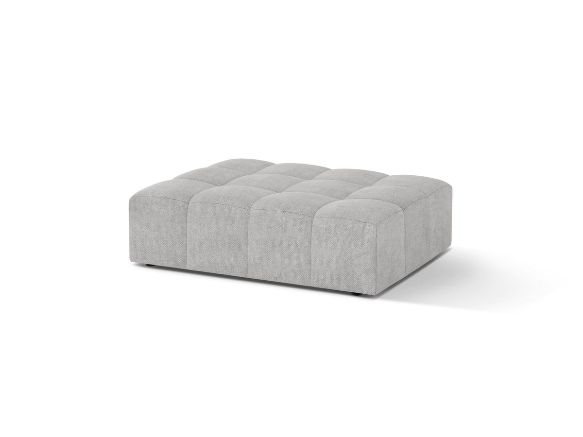 Pouf Chicago mit Massivholzrahmen, Sperrholz und Chenille-Stoffbezug in Light Beige, schwarze Kunststoffbeine, Sitzhöhe 42 cm.