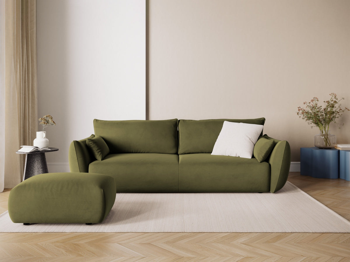 Gepolsterter Pouf Matera mit Velourbezug auf schwarzen Kunststoffbeinen, Cosmopolitan Design