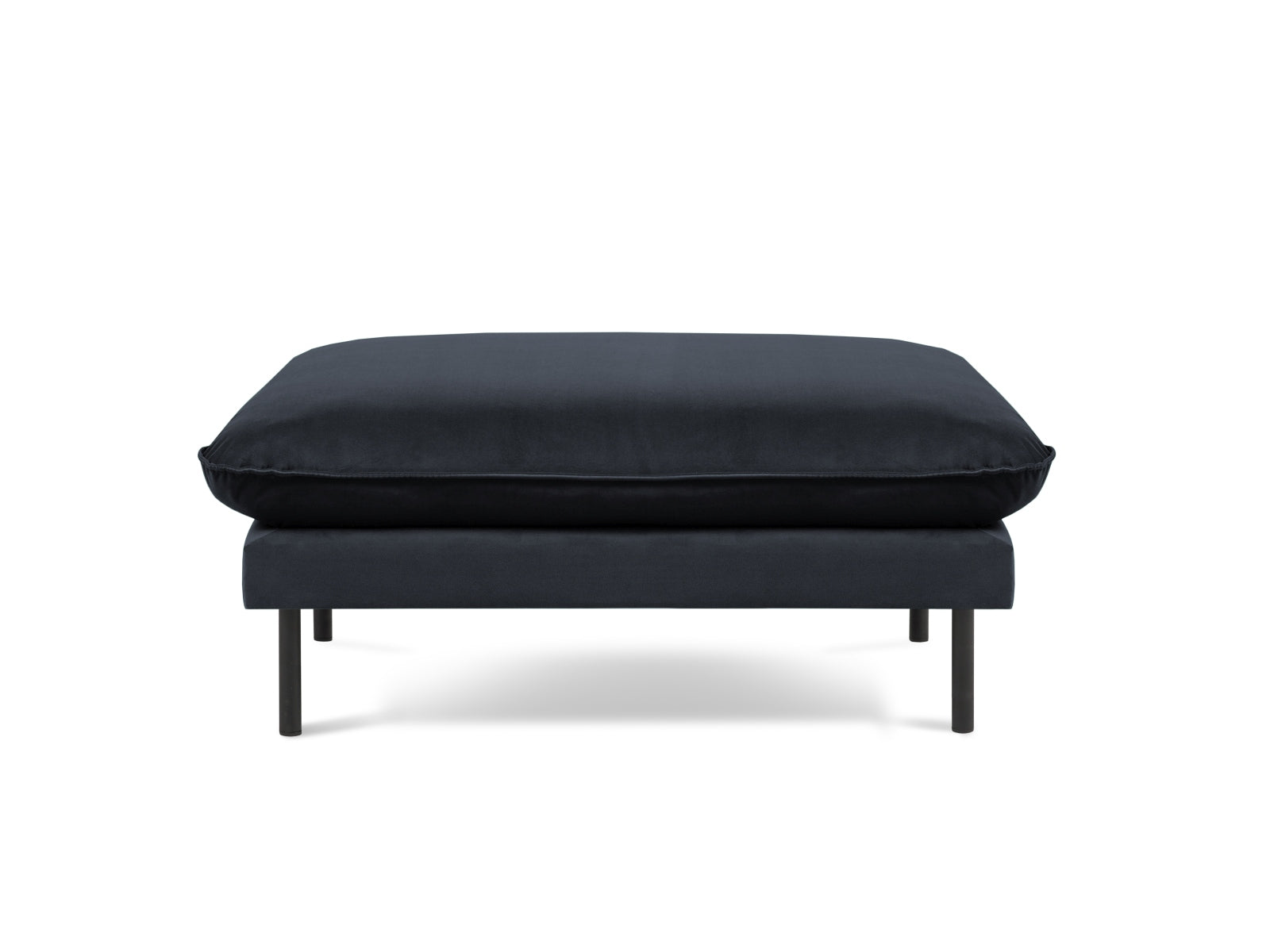 Stilvoller Vienna Velour Pouf 80cm von Cosmopolitan Design – ein eleganter Hocker, der Komfort und Vielseitigkeit in Ihr Zuhause bringt.