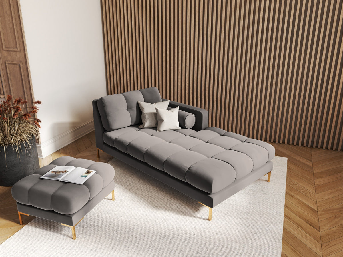 Quadratischer Pouf Bali mit gepolsterter Sitzfläche aus Stoff auf schlanken Metallbeinen