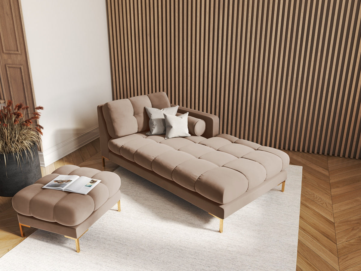 Quadratischer Pouf Bali mit gepolsterter Sitzfläche aus Stoff auf schlanken Metallbeinen