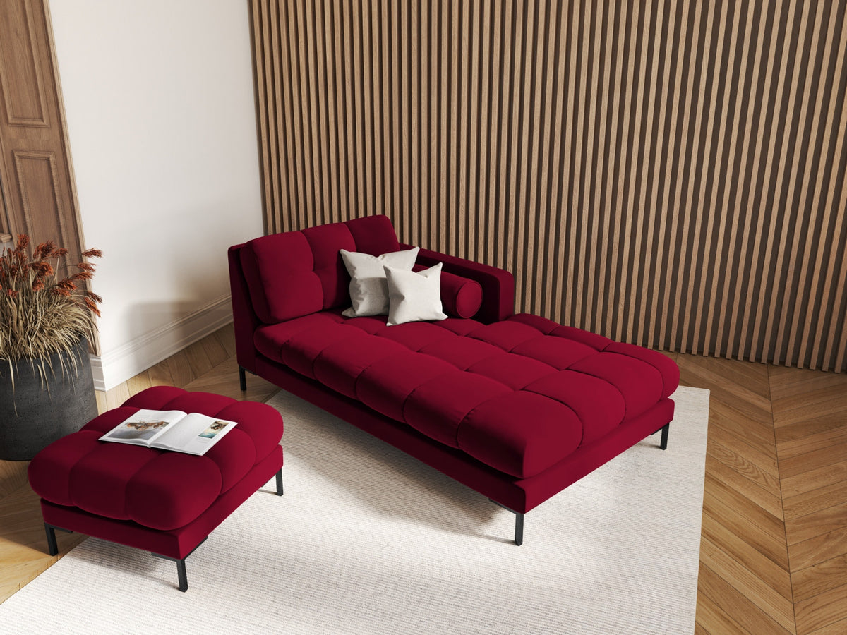 Quadratischer Pouf Bali mit gepolsterter Sitzfläche aus Stoff auf schlanken Metallbeinen