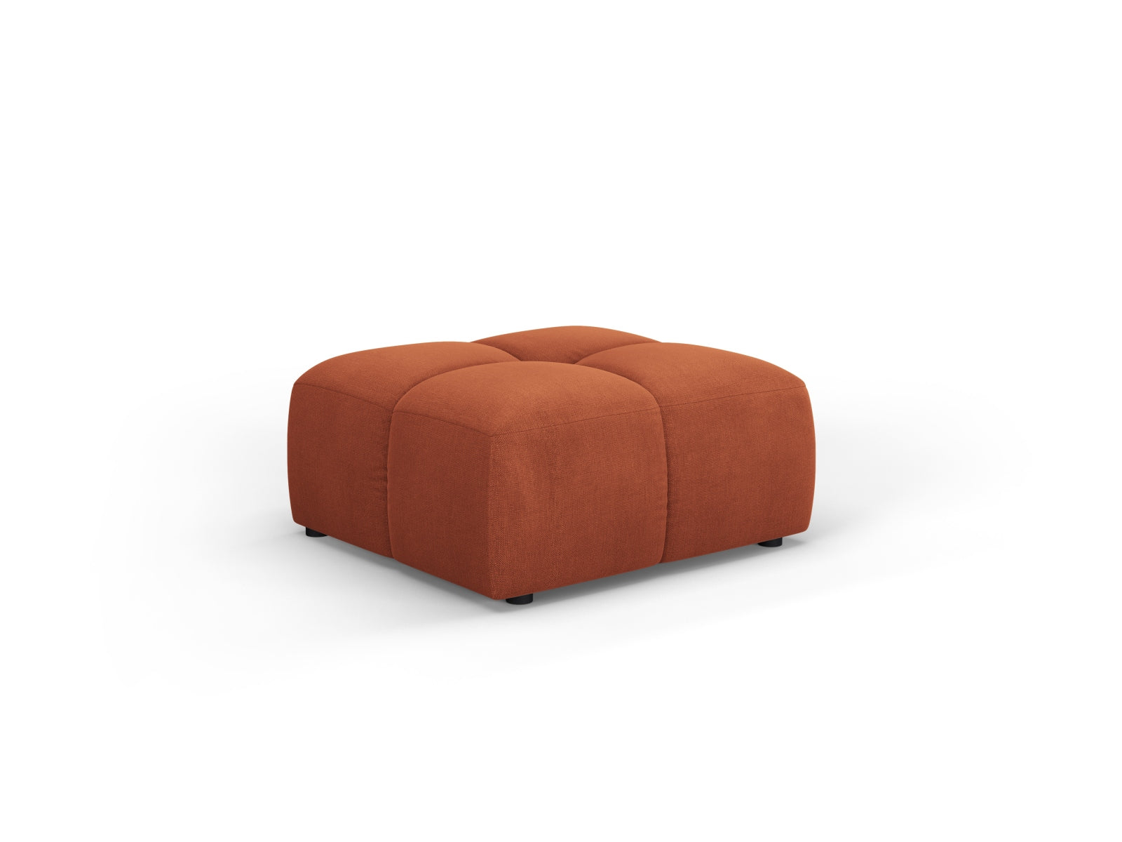 Stylischer 1-Sitzer Pouf Moritz in lebhaftem Orange, ideal für moderne Wohnräume. Hochwertige Materialien und zeitgemäßes Design von Cosmopolitan Design.