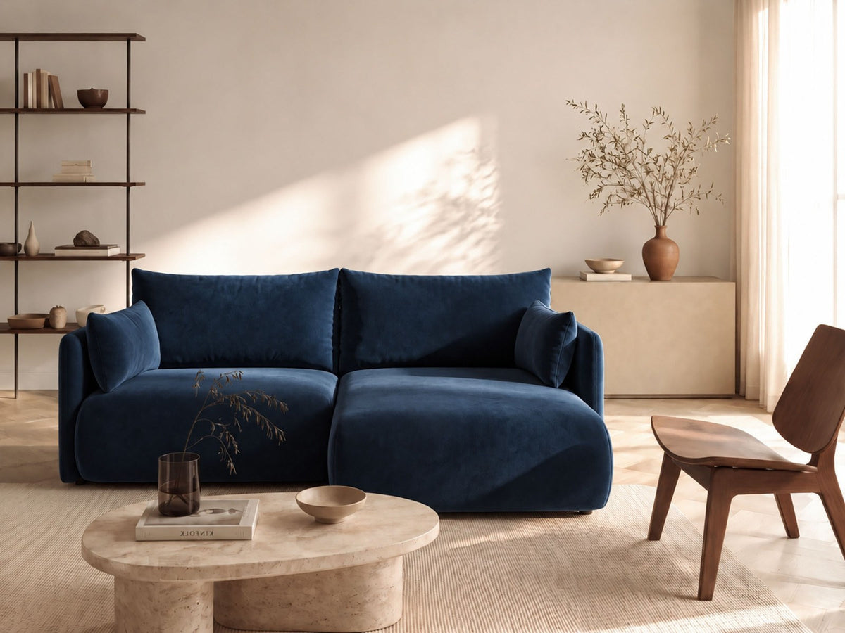 Monaco Ecksofa rechts mit Récamière, Bluvel-Bezug und schwarzen Kunststoffbeinen
