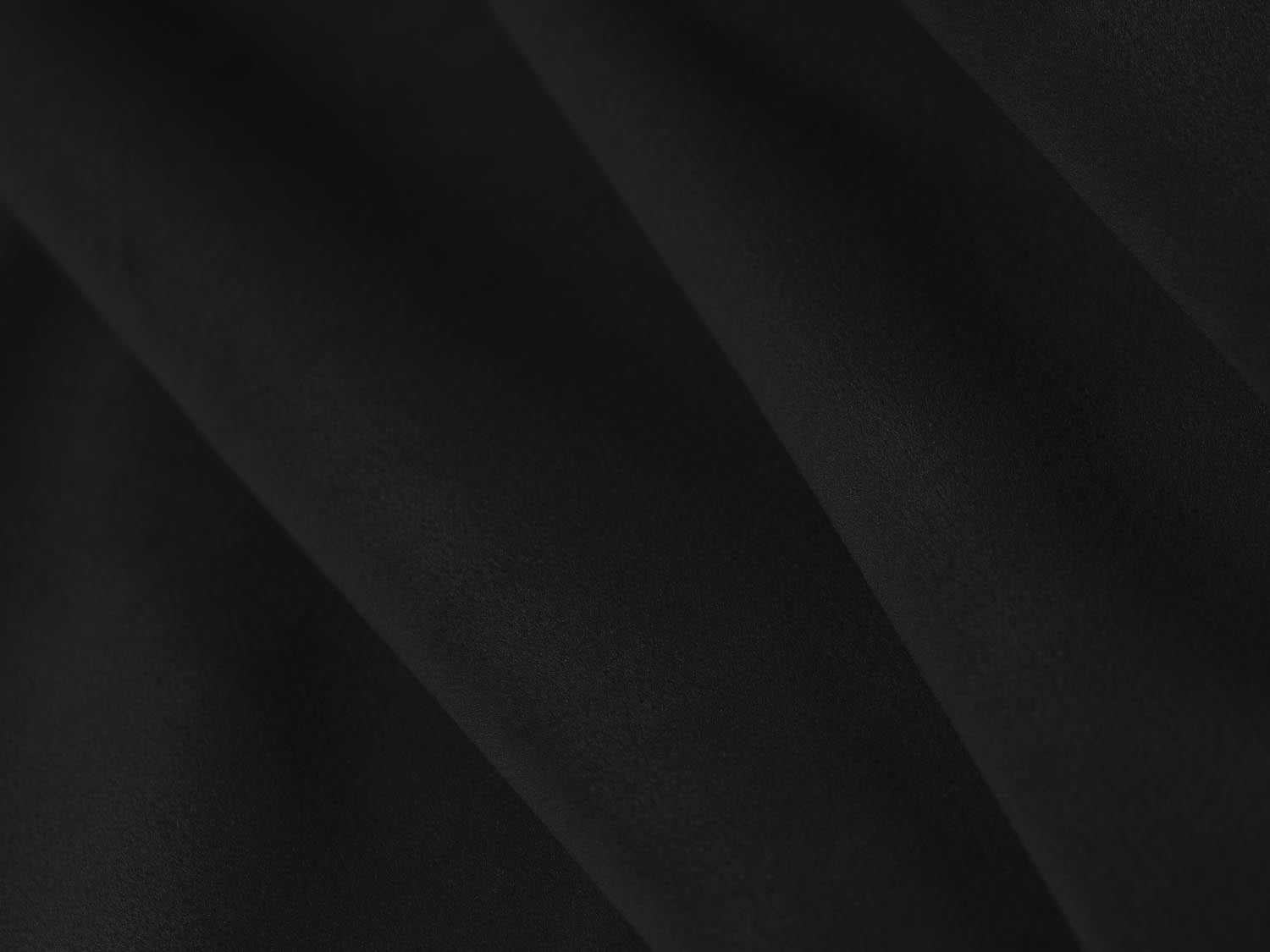 Arendal Velour Ecksofa rechts 5 Sitzer in Black präsentiert im Onlineshop von KAQTU Design AG. Ecksofa rechts ist von Cosmopolitan Design