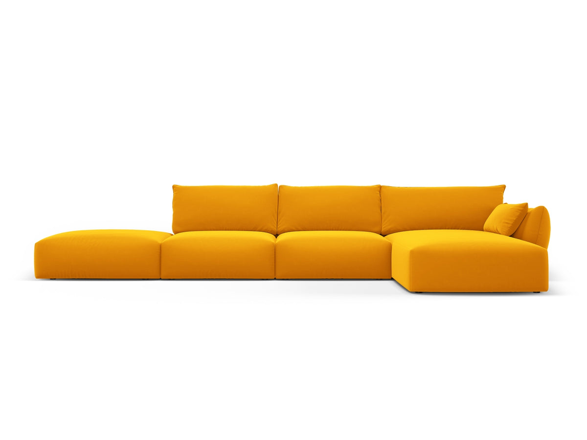 Ecksofa rechts Matera mit Récamière, Stoffbezug und schwarzen Beinen im Wohnzimmer