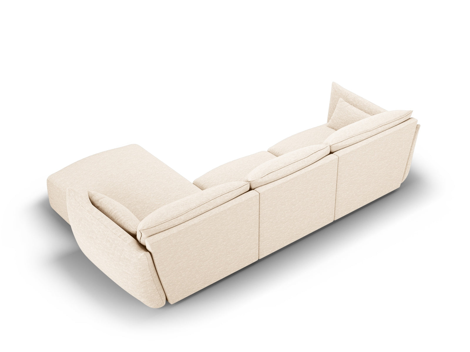 Elegantes 4-Sitzer Ecksofa Matera in warmem Beige, ideal für stilvolle Wohnräume, erhältlich bei Cosmopolitan Design.