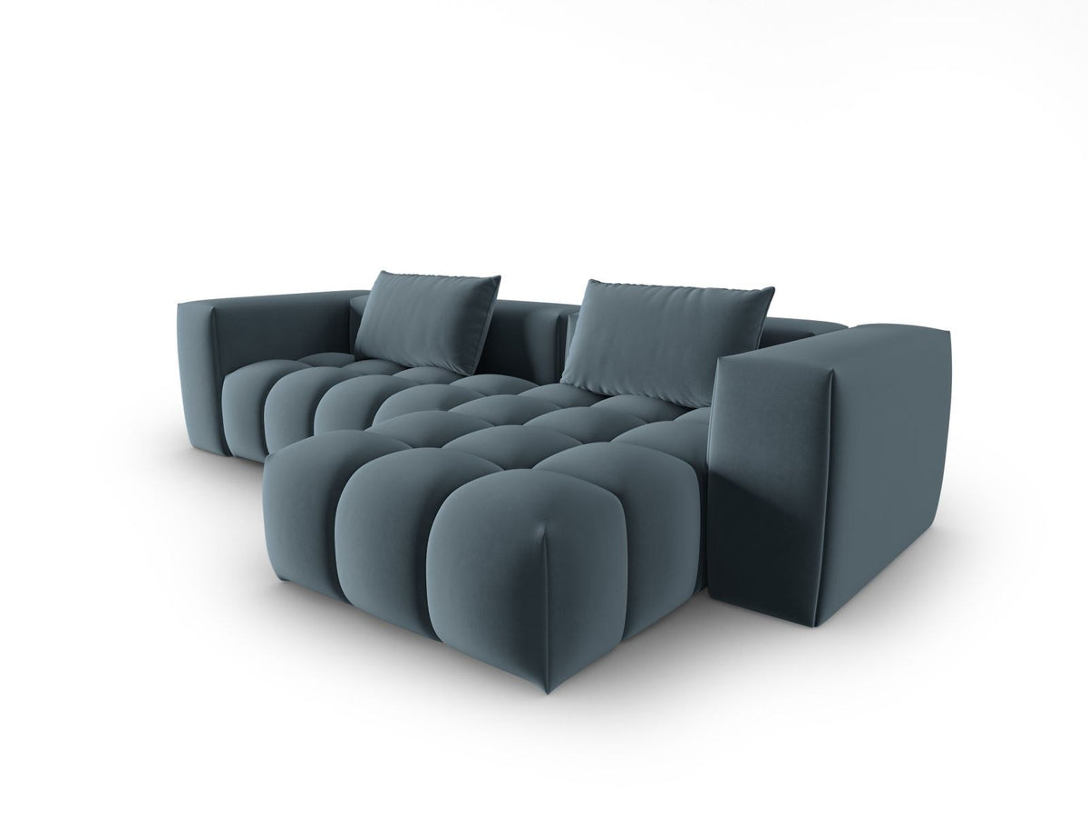 Modulares Ecksofa rechts in Sand-Casino Samt mit Massivholzrahmen, schwarzen Kunststoffbeinen und drei Sitzplätzen, seitliche Ansicht.