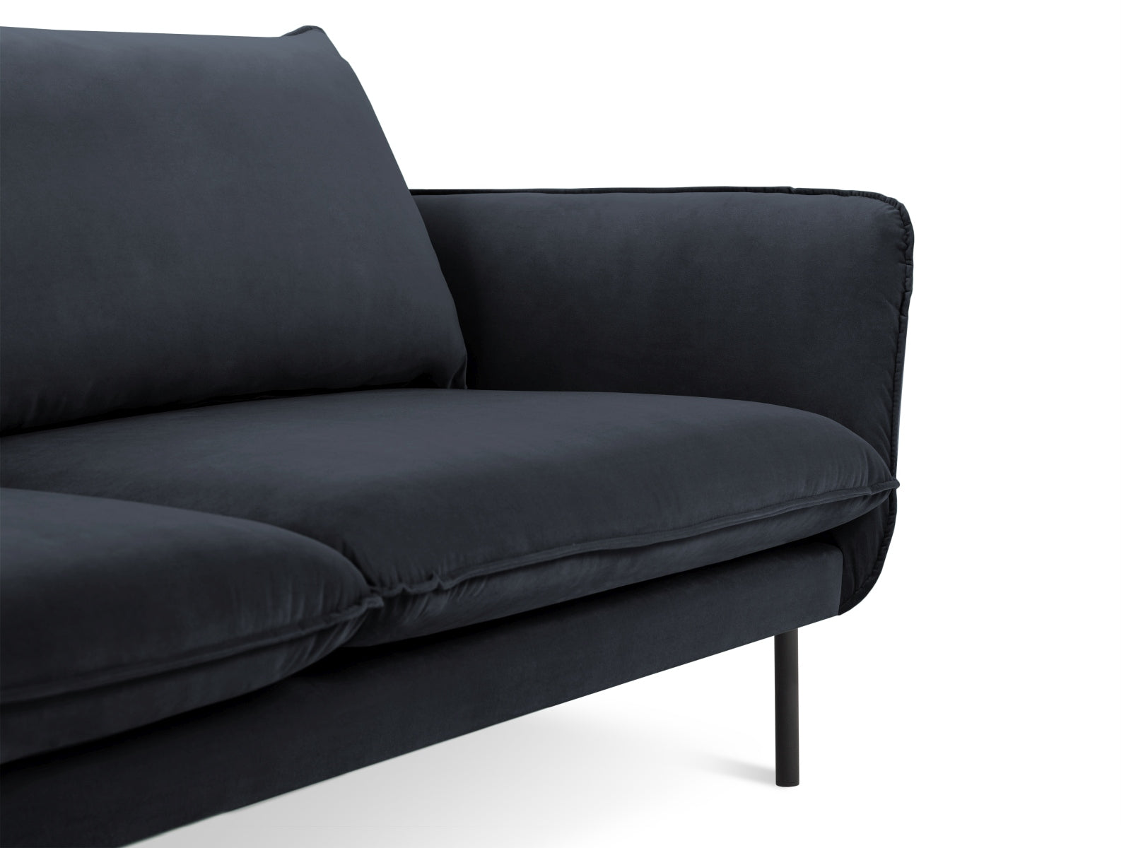 Stilvolles Vienna Velour Ecksofa rechts 5 Sitzer 170cm von Cosmopolitan Design. Luxuriöses Velour, großzügige Sitzfläche und vielseitige Farboptionen für Ihr Wohnzimmer.
