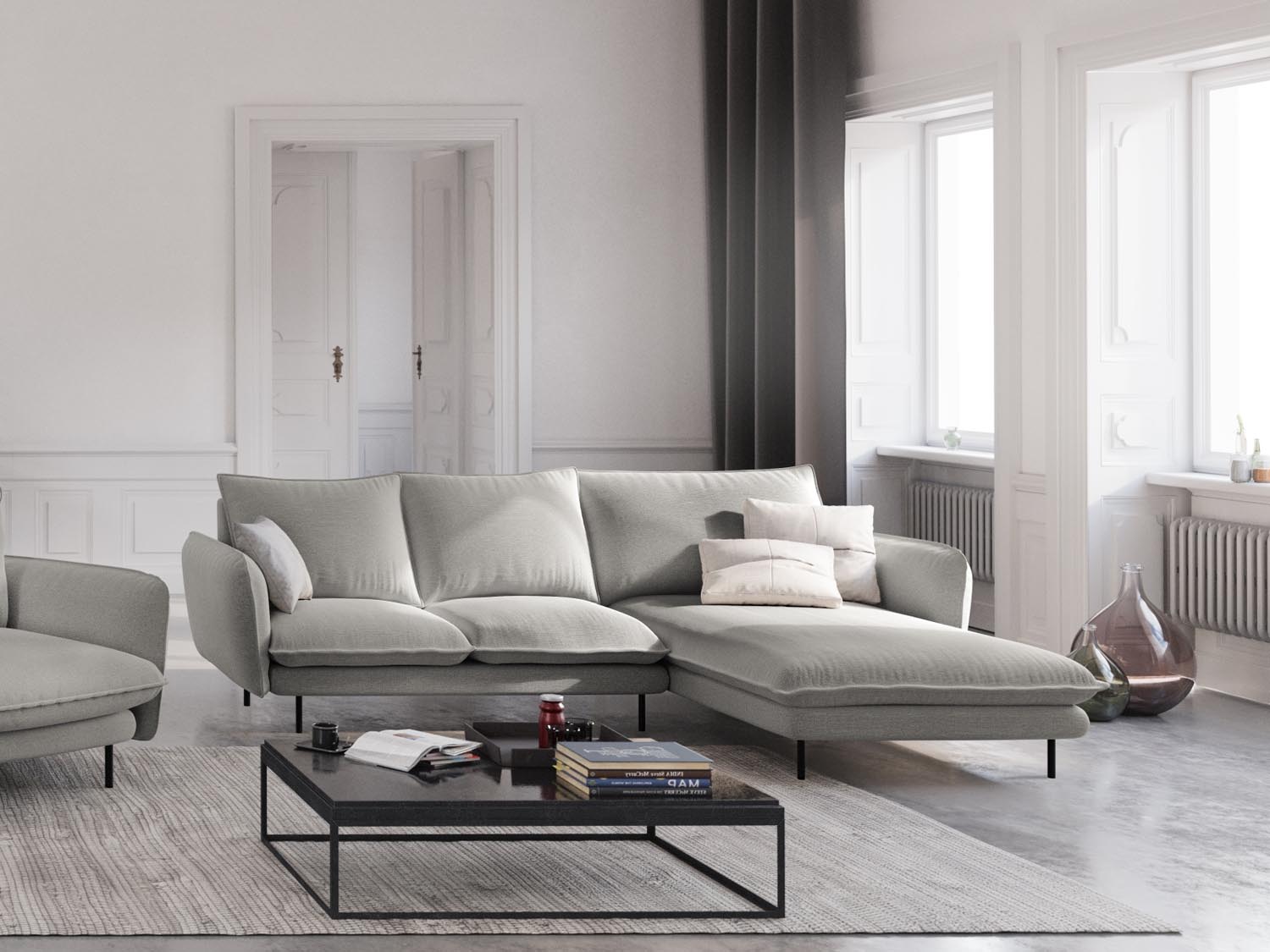 Elegantes Vienna Ecksofa in Light Grey und Schwarz, 5-Sitzer, ideal für stilvolle Wohnräume, präsentiert von Cosmopolitan Design.
