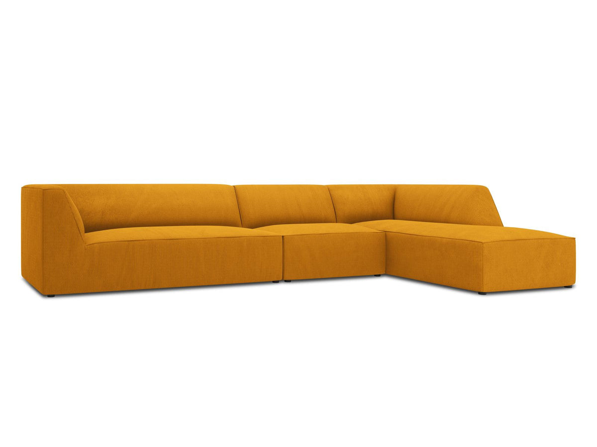 Modulares Ecksofa Siena in Light Beige-Scala mit Cordstoff-Bezug, schwarzen Kunststoffbeinen und Récamiere, 5-Sitzer Ausführung von Cosmopolitan Design.