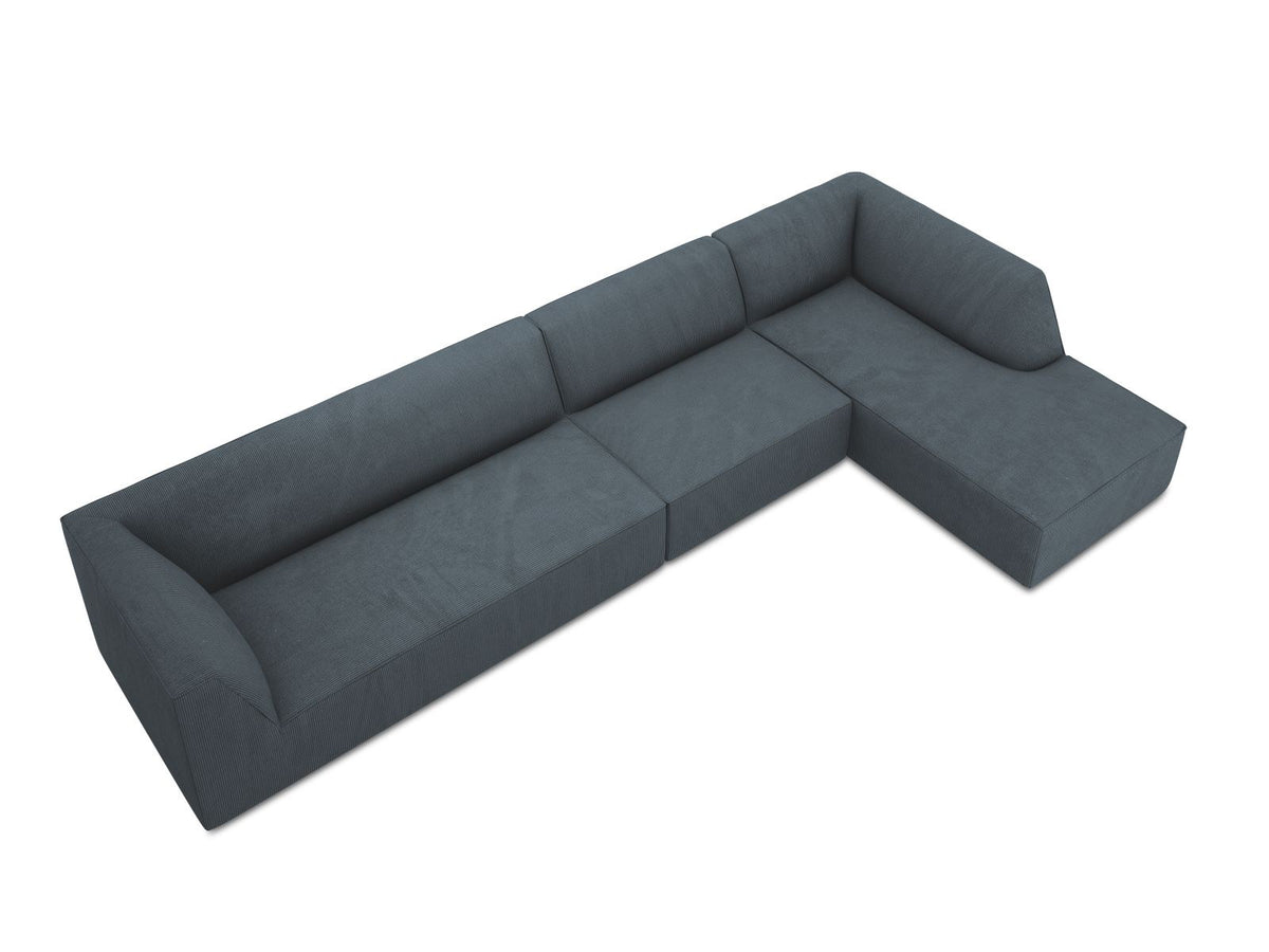 Modulares Ecksofa Siena in Light Beige-Scala mit Cordstoff-Bezug, schwarzen Kunststoffbeinen und Récamiere, 5-Sitzer Ausführung von Cosmopolitan Design.