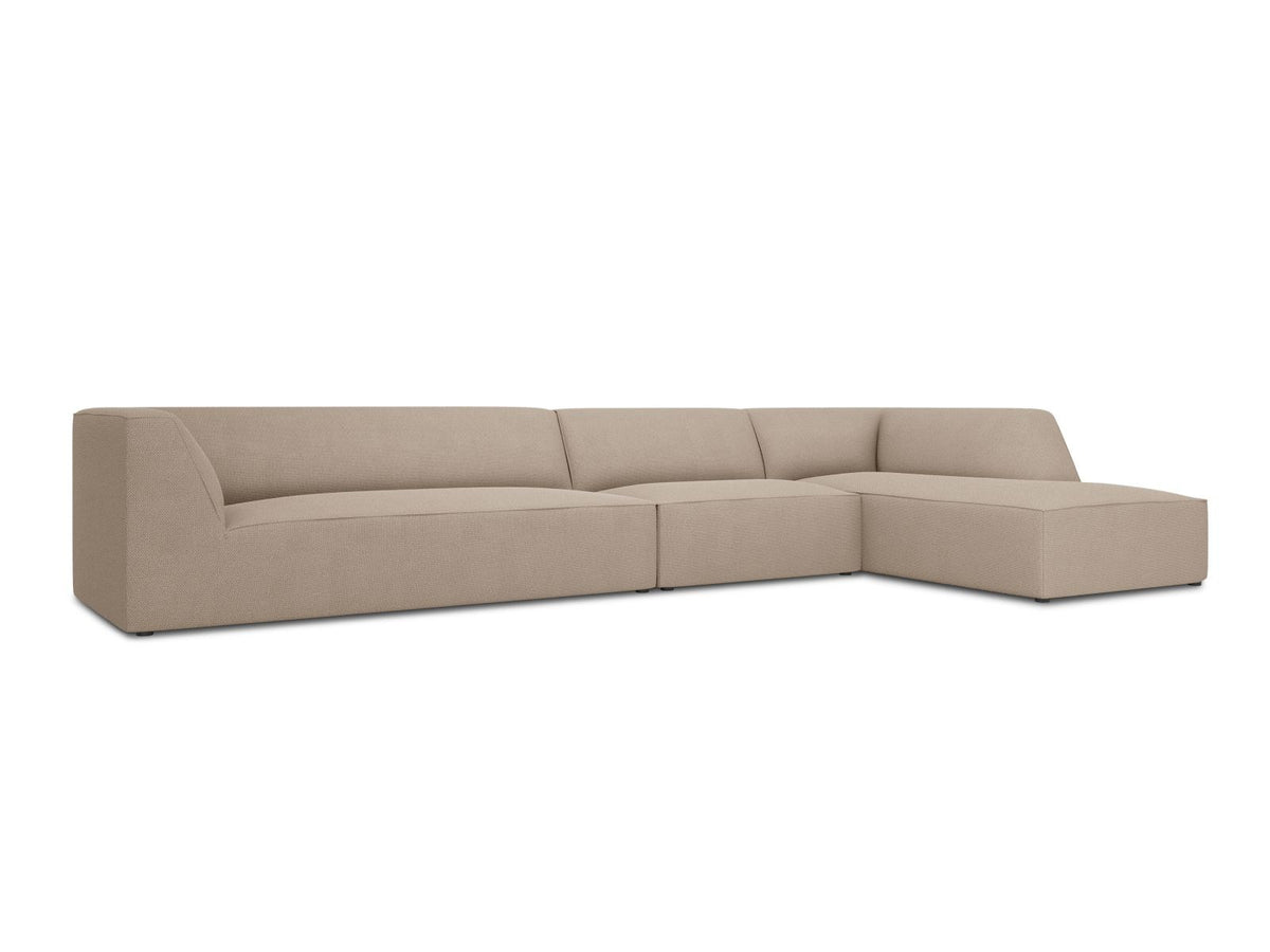 Modulares Ecksofa Siena in Light Beige-Scala mit Cordstoff-Bezug, schwarzen Kunststoffbeinen und Récamiere, 5-Sitzer Ausführung von Cosmopolitan Design.