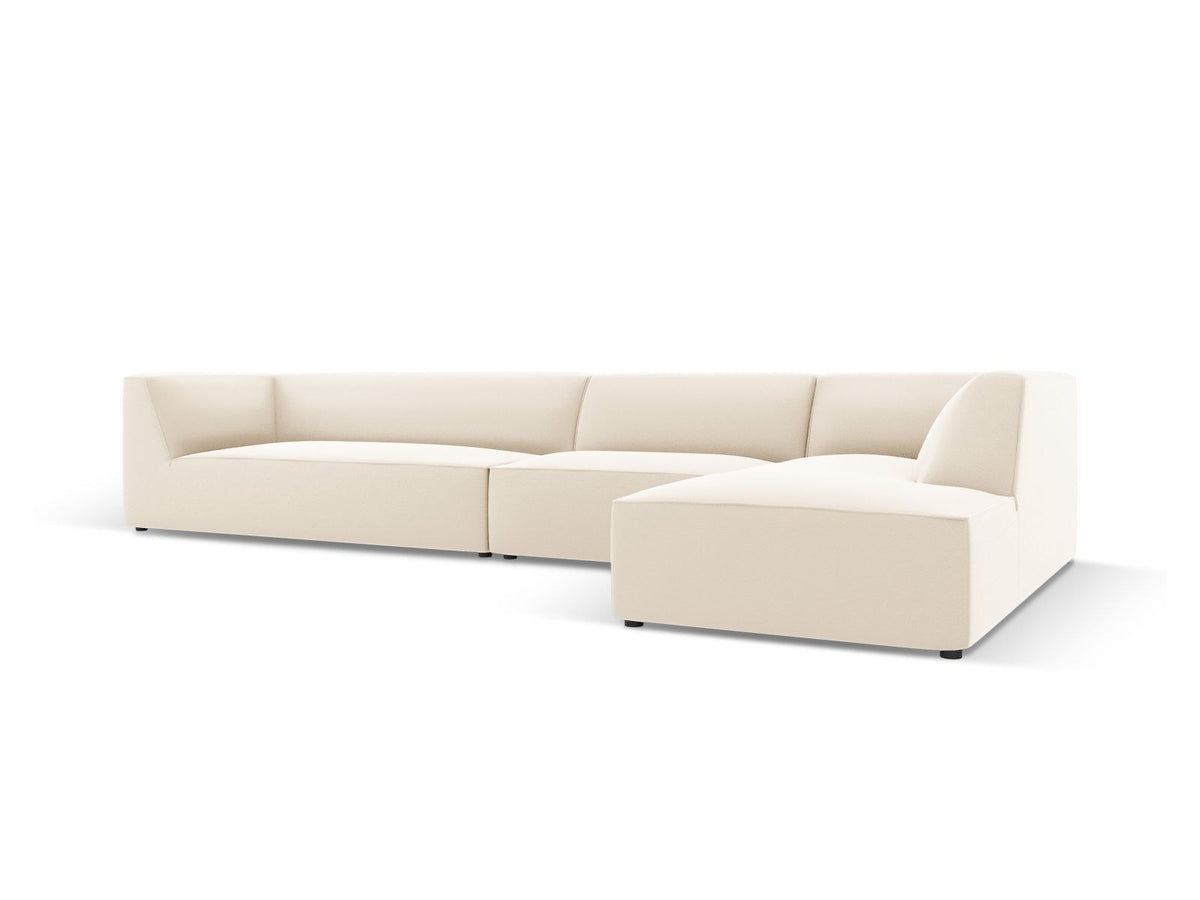 Modulares Ecksofa Siena mit Kunstlederbezug in Light Beige, rechte Ausrichtung, 5-Sitzer Form mit Récamiere und Kunststoffbeinen.
