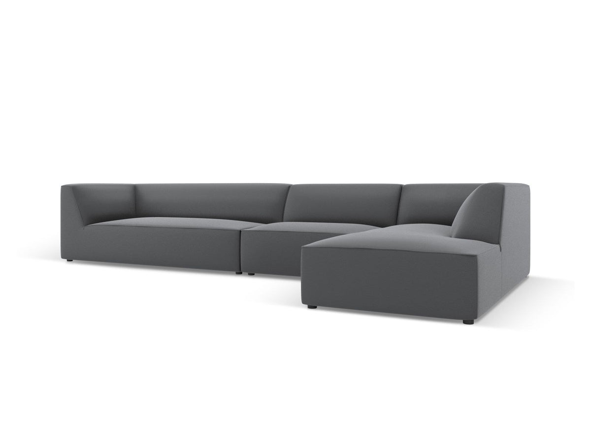 Modulares Ecksofa Siena mit Kunstlederbezug in Light Beige, rechte Ausrichtung, 5-Sitzer Form mit Récamiere und Kunststoffbeinen.