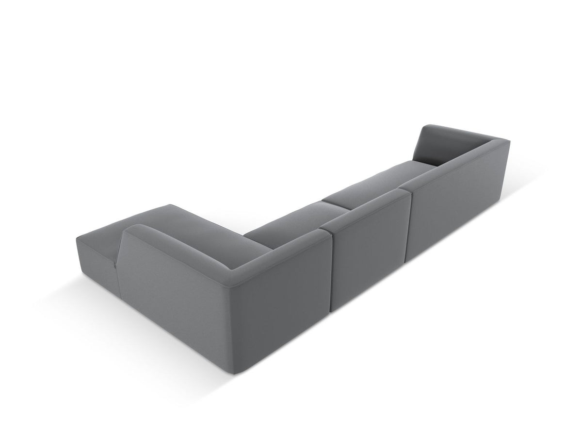 Modulares Ecksofa Siena mit Kunstlederbezug in Light Beige, rechte Ausrichtung, 5-Sitzer Form mit Récamiere und Kunststoffbeinen.
