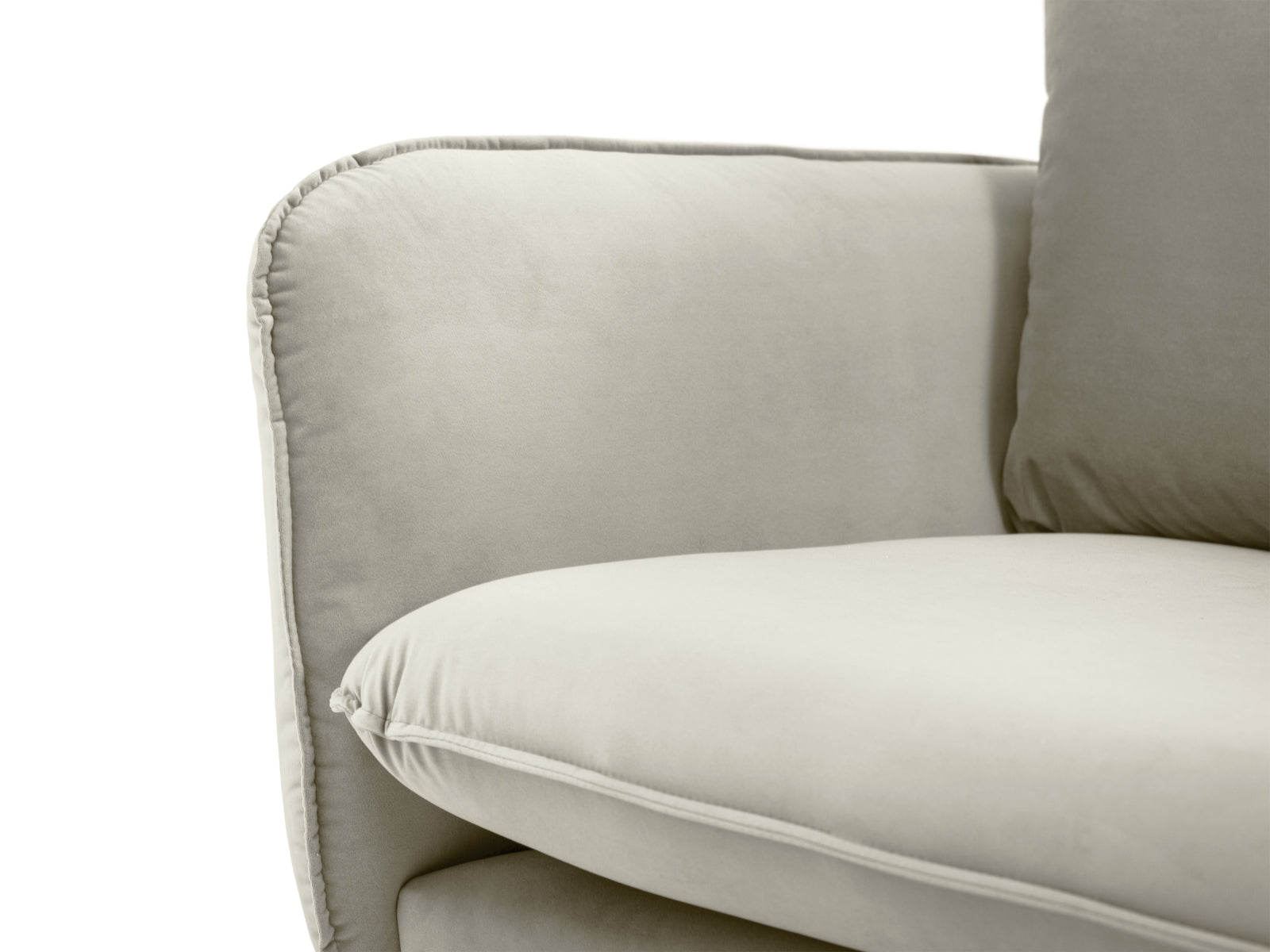 Entdecken Sie das elegante Vienna Velour Ecksofa von Cosmopolitan Design – ein stilvolles 6-Sitzer Sofa, das Komfort und Funktionalität vereint.
