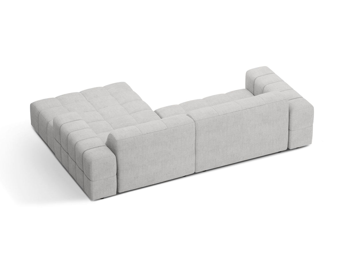 Ecksofa Chicago mit hellbeigem Chenillestoff Eden, schwarzen Kunststoffbeinen und breiter Récamiere, rechtsseitig ausgerichtet, 3-Sitzer.