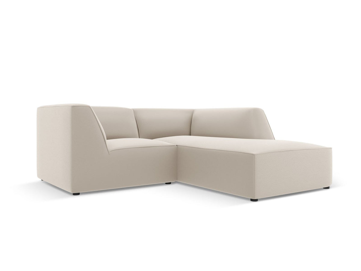 Modulares Ecksofa rechts mit Kunstlederbezug in Light Brown, Sitzfläche und Récamiere sichtbar, schwarze Kunststoffbeine, urbanes Design.