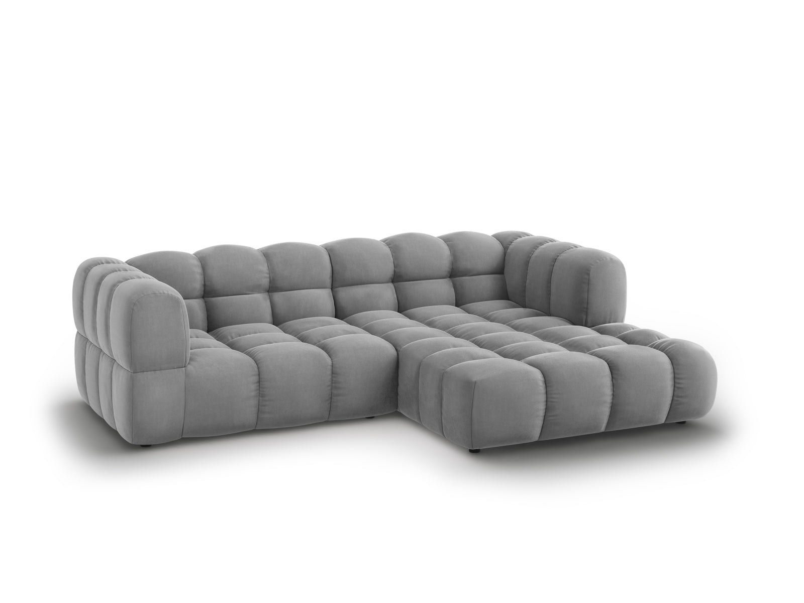 Elegantes Sky Velour Ecksofa in Hellgrau, 3-Sitzer, modulare Bauweise, ideal für stilvolle Wohnräume, präsentiert von Cosmopolitan Design.