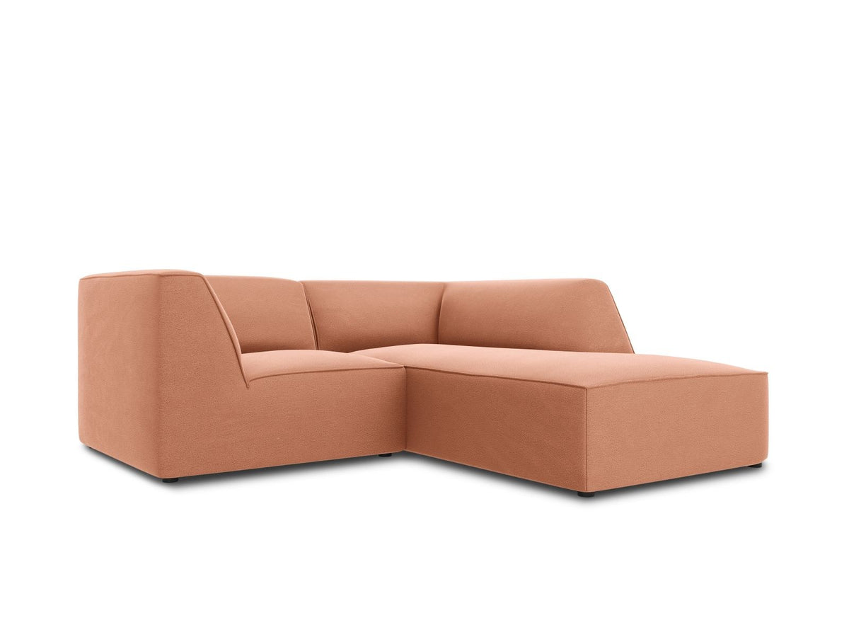 Modulares Ecksofa Siena in Beige-Salvador Samtstoff mit Récamiere, schwarzen Kunststoffbeinen und massivem Holzrahmen, rechts ausgerichtet.