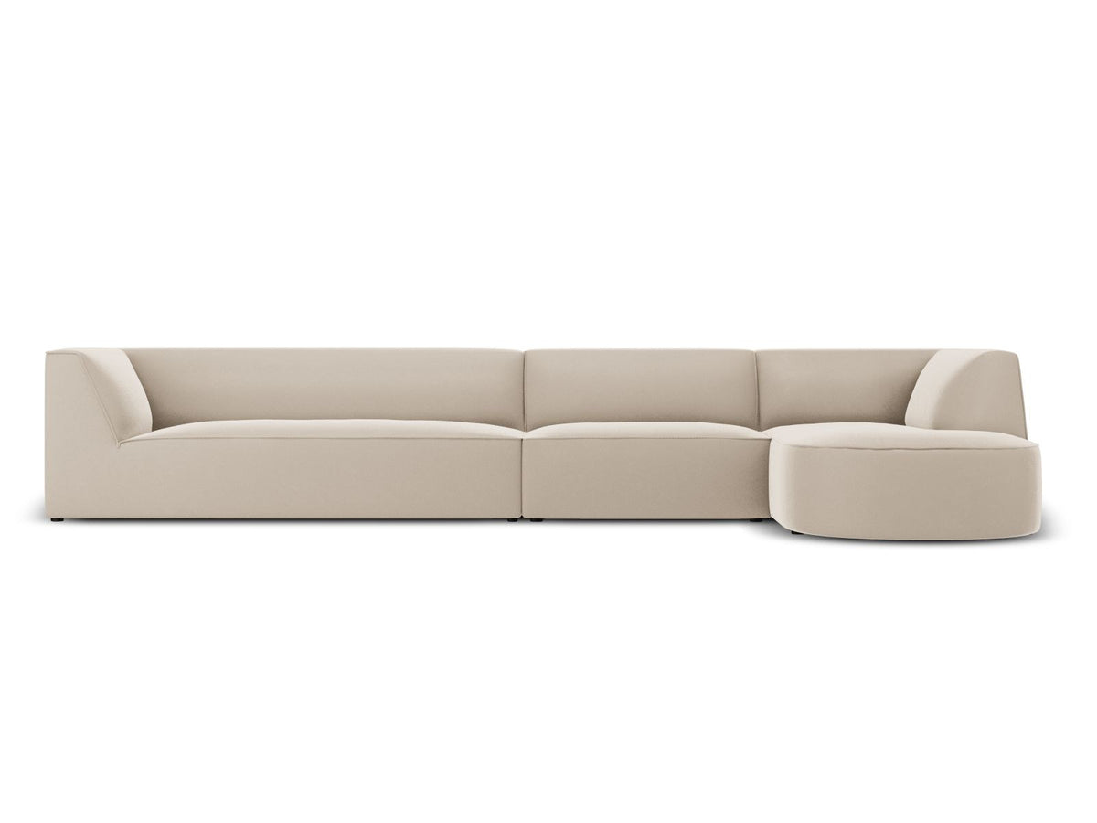 Modulares Ecksofa rechts mit Samtbezug in Beige-Salvador, Récamiere, Massivholzrahmen und schwarzen Kunststoffbeinen, 5-Sitzer Ausführung.