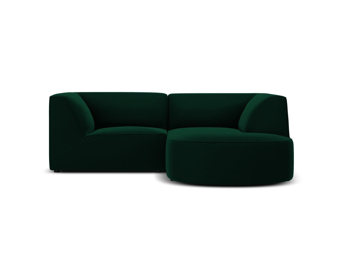 Modulares Ecksofa Siena in Beige-Salvador Samtstoff mit Récamiere, schwarzen Kunststoffbeinen und massivem Holzrahmen, rechts ausgerichtet.