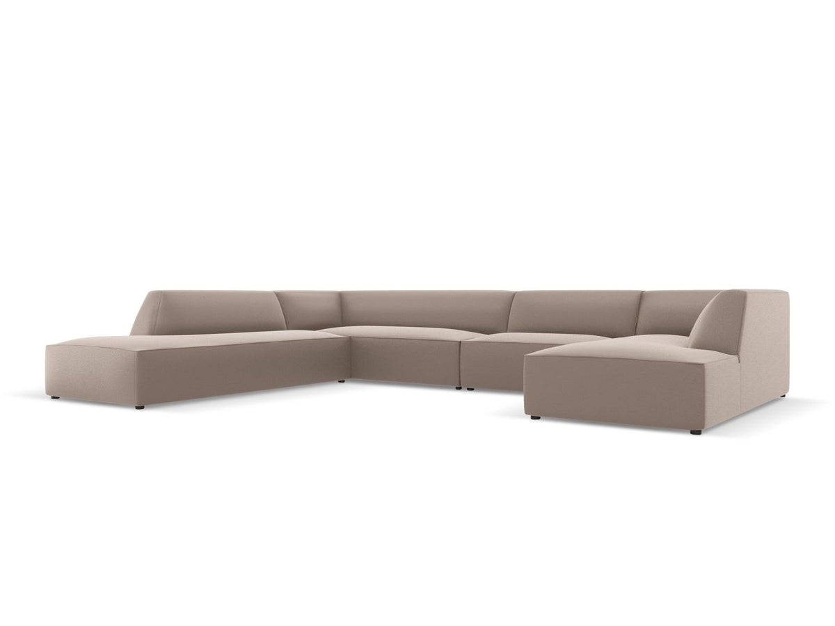 Panorama-Ecksofa links Siena in Light Beige-Pacifico Kunstleder mit Récamiere, Massivholzrahmen und schwarzen Kunststoffbeinen, 7-Sitzer Ausführung.