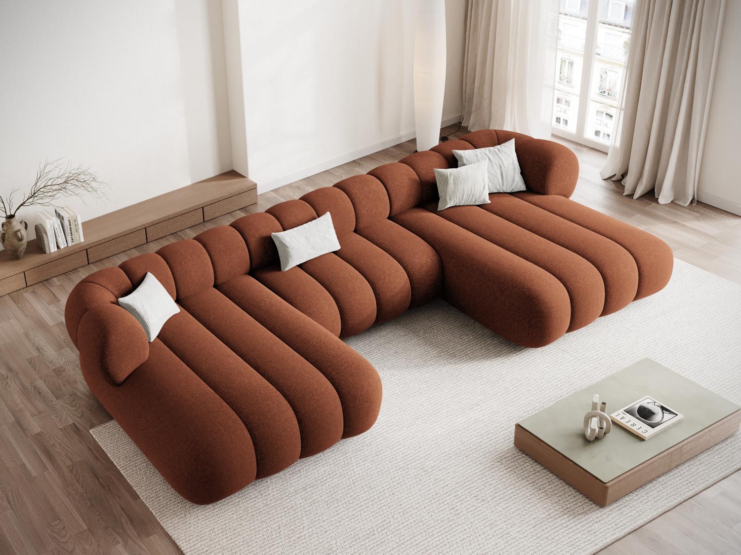 Elegantes Koge Panoramic Sofa für 6 Personen in Brick-Eden, ideal für stilvolle Wohnräume und gemütliche Zusammenkünfte.