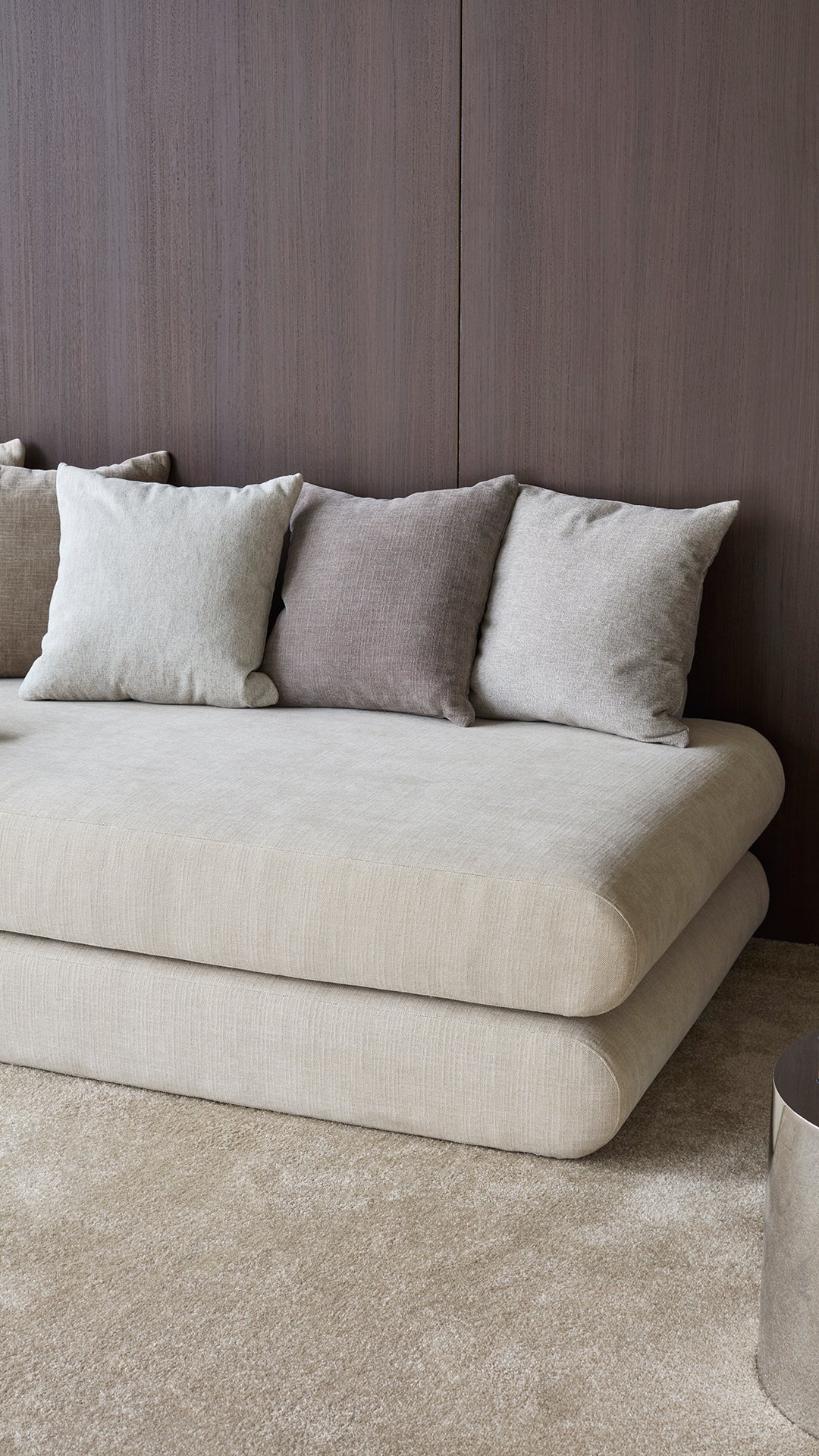 Circlus Tagesbett in 410 Esina Almond präsentiert im Onlineshop von KAQTU Design AG. Bettsofa ist von Innovation Living