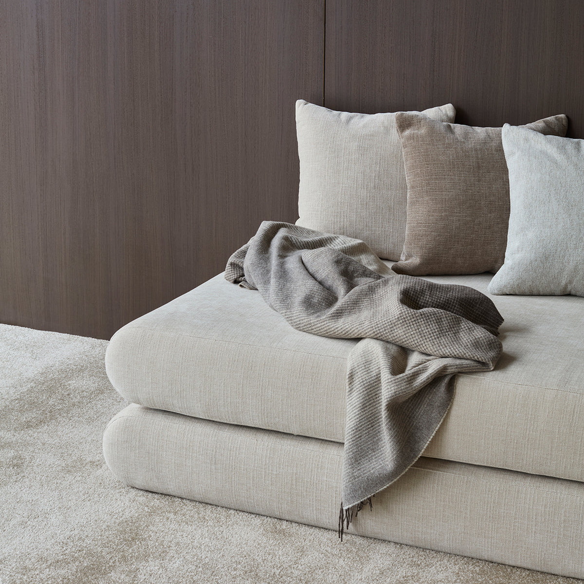 Circlus Tagesbett in 410 Esina Almond präsentiert im Onlineshop von KAQTU Design AG. Bettsofa ist von Innovation Living