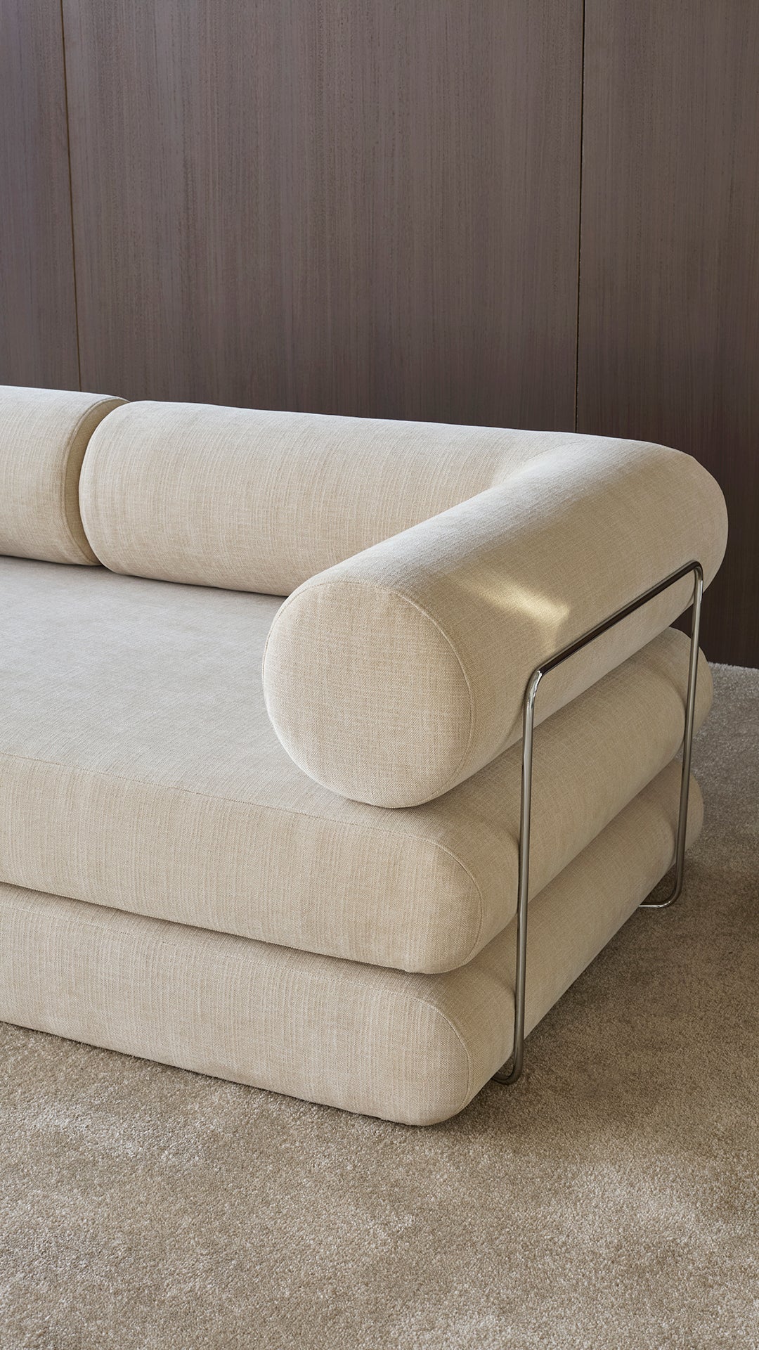Circlus Tagesbett L-Shaped Armlehnen in 410 Esina Almond präsentiert im Onlineshop von KAQTU Design AG. Bettsofa ist von Innovation Living