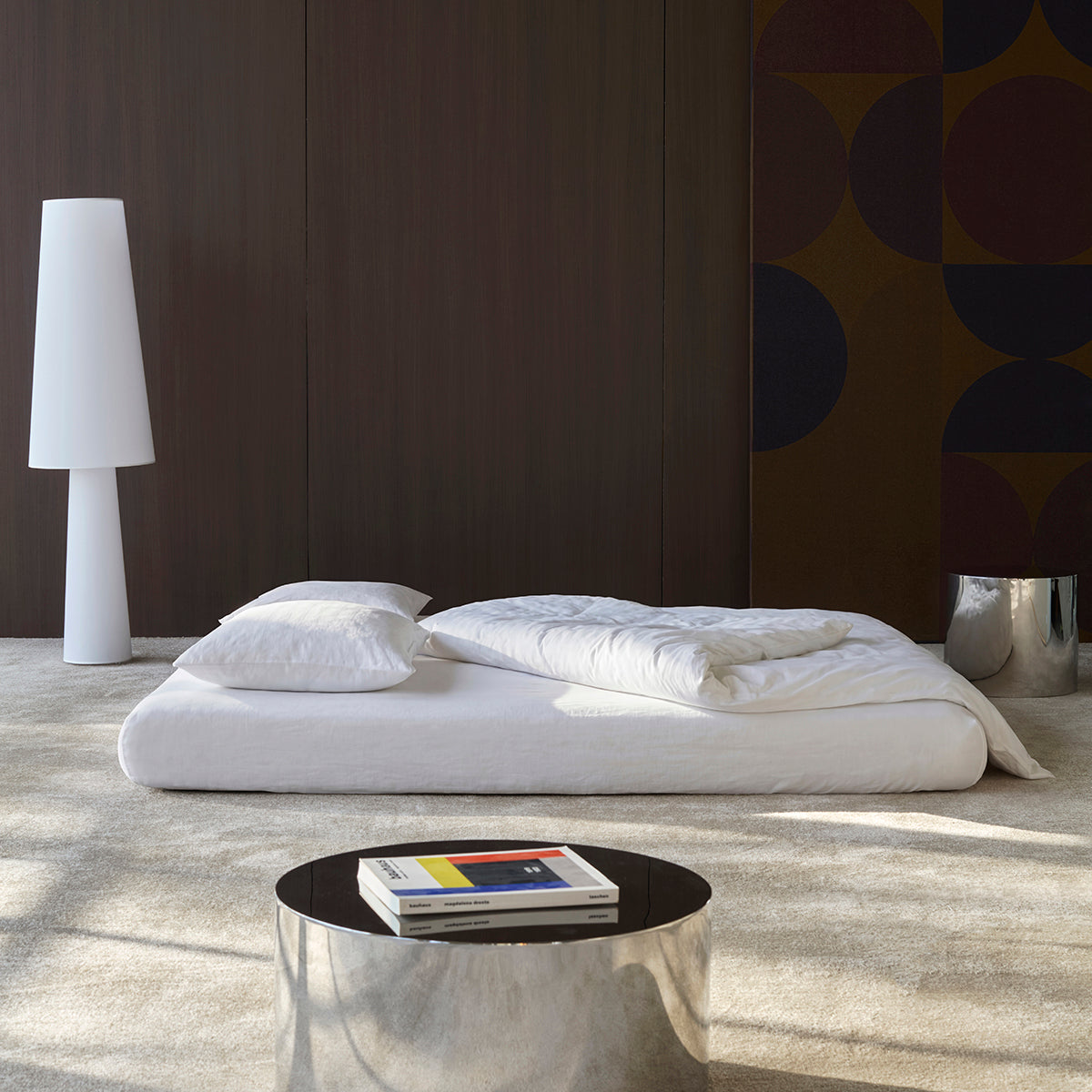 Circlus Tagesbett Mit Rückenpolstern in 410 Esina Almond präsentiert im Onlineshop von KAQTU Design AG. Bettsofa ist von Innovation Living