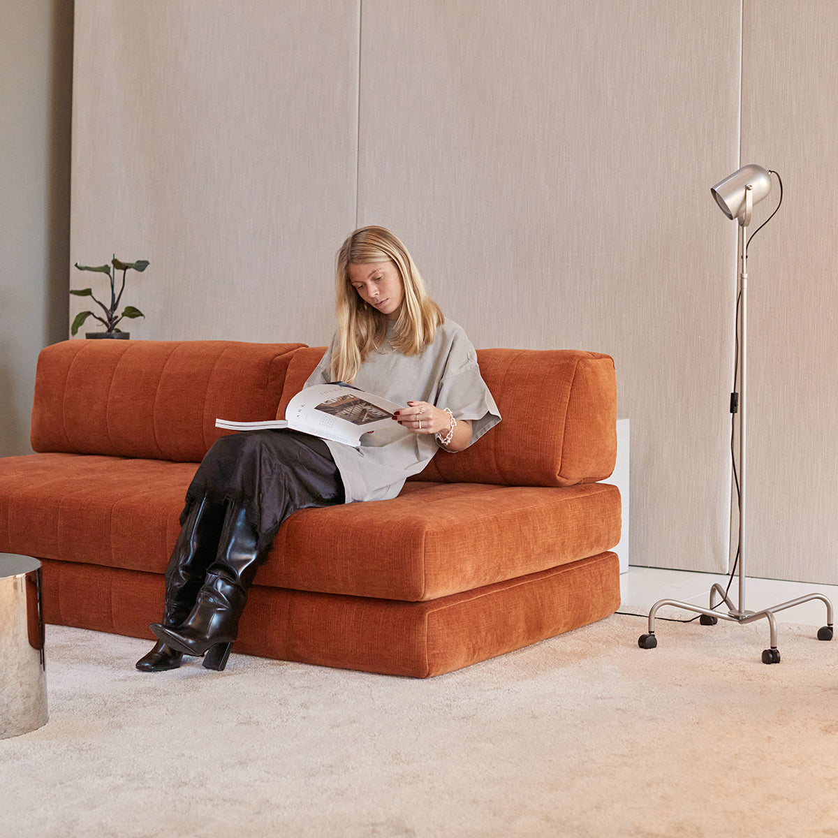 CozyPad Schlafsofa in 412 Esina Rust Orange präsentiert im Onlineshop von KAQTU Design AG. Bettsofa ist von Innovation Living