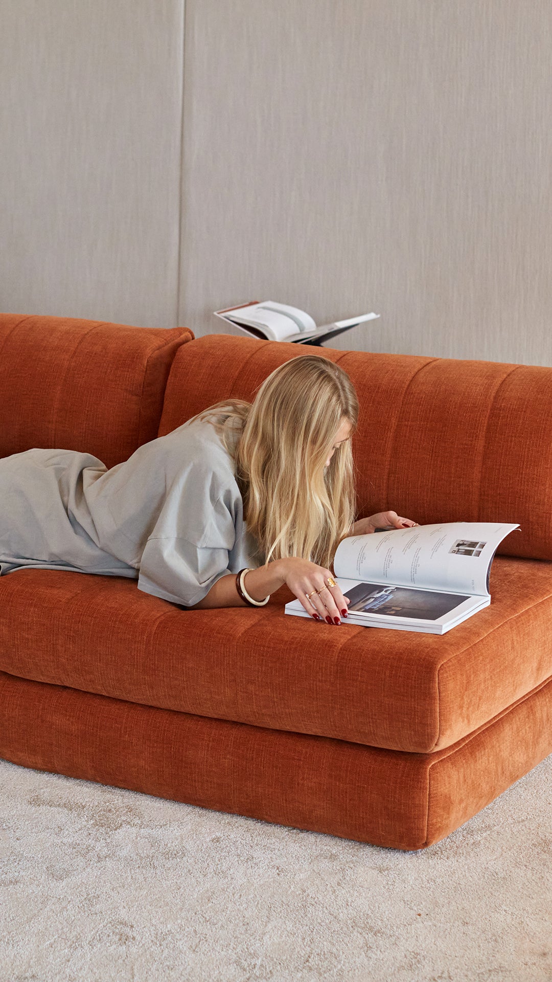 CozyPad Schlafsofa in 412 Esina Rust Orange präsentiert im Onlineshop von KAQTU Design AG. Bettsofa ist von Innovation Living