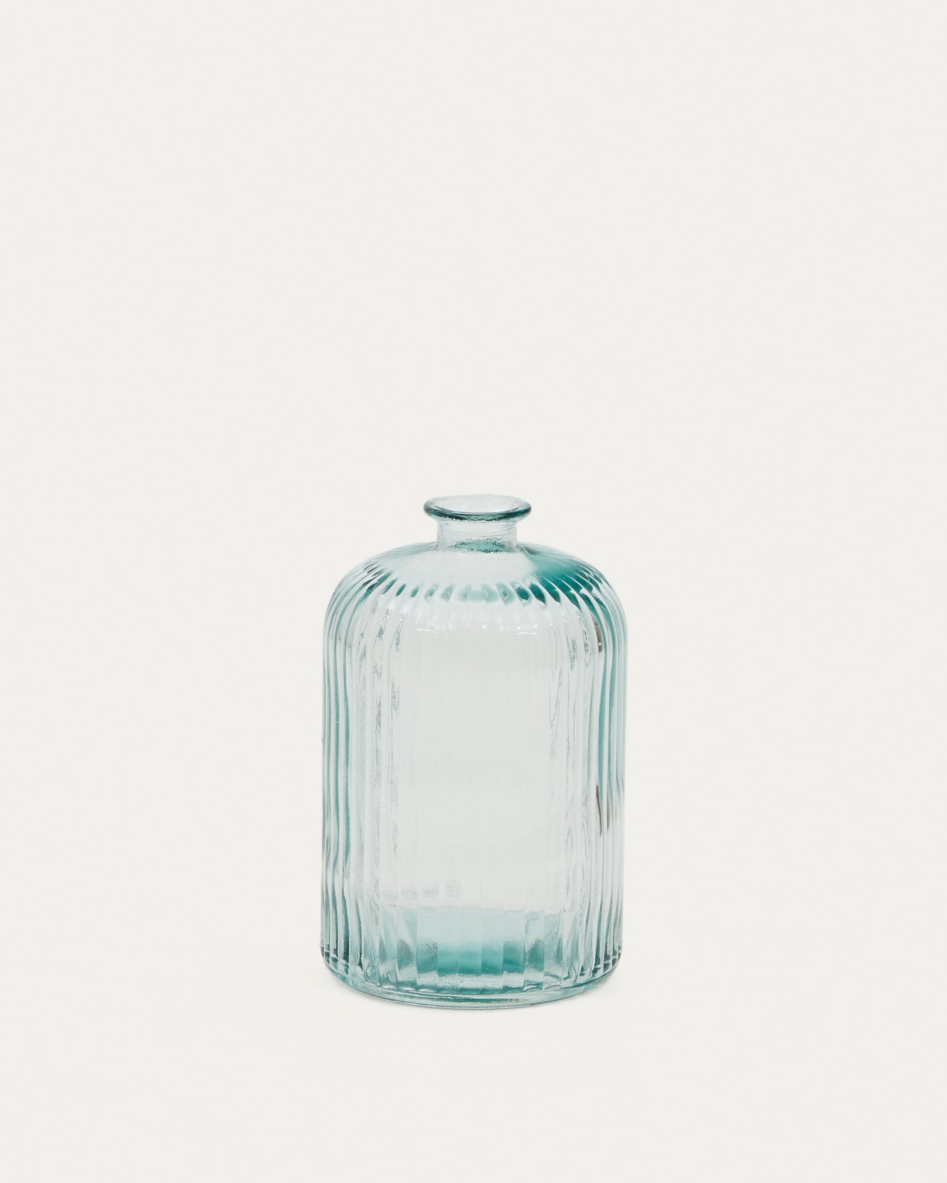 Marba Flasche gross aus transparentem Recyclingglas in Klar präsentiert im Onlineshop von KAQTU Design AG. Flasche ist von Kave Home