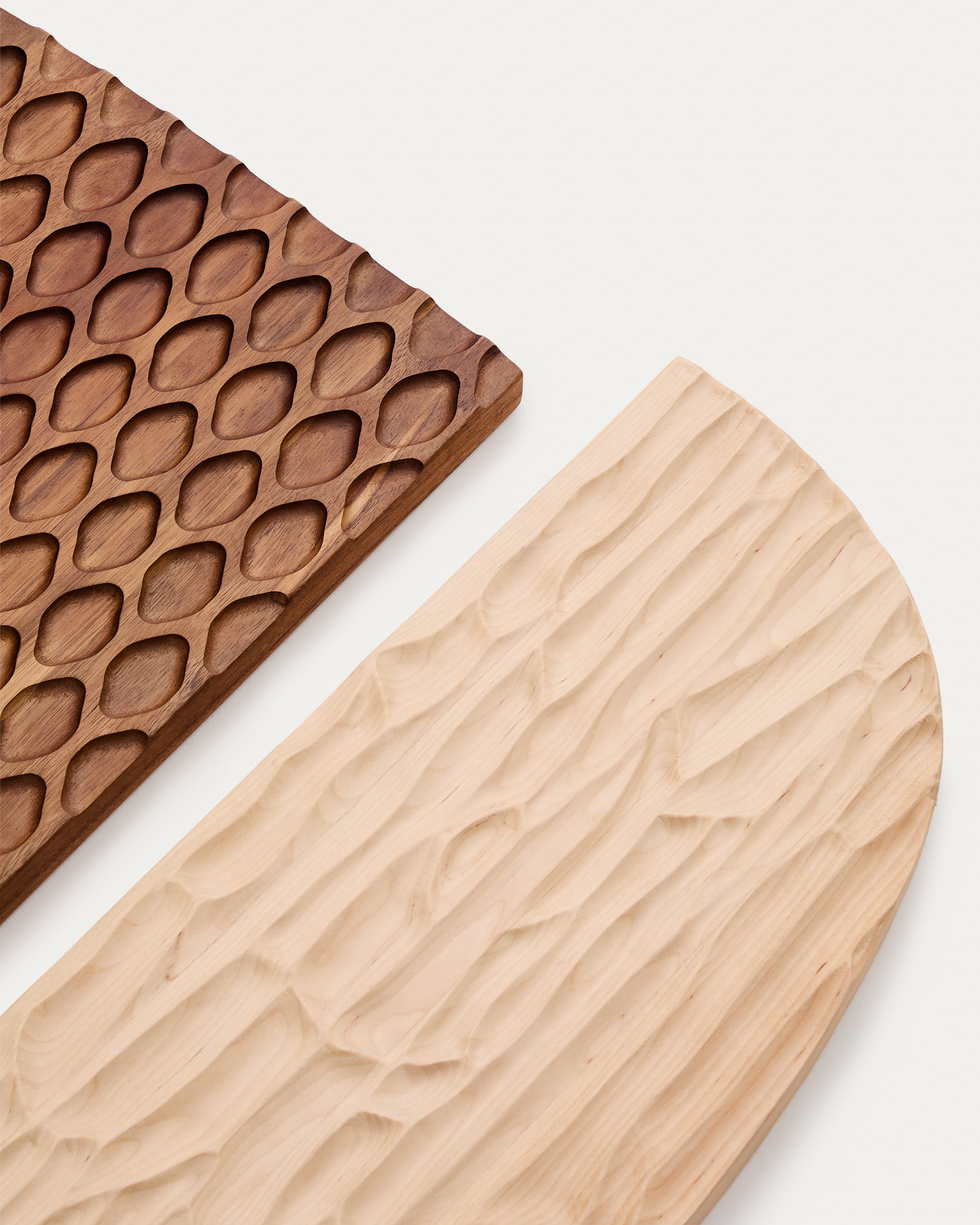 3-teiliges Wandpaneel-Set aus FSC-zertifiziertem Akazienholz von Kave Home, perfekt für moderne und nachhaltige Wohnräume.