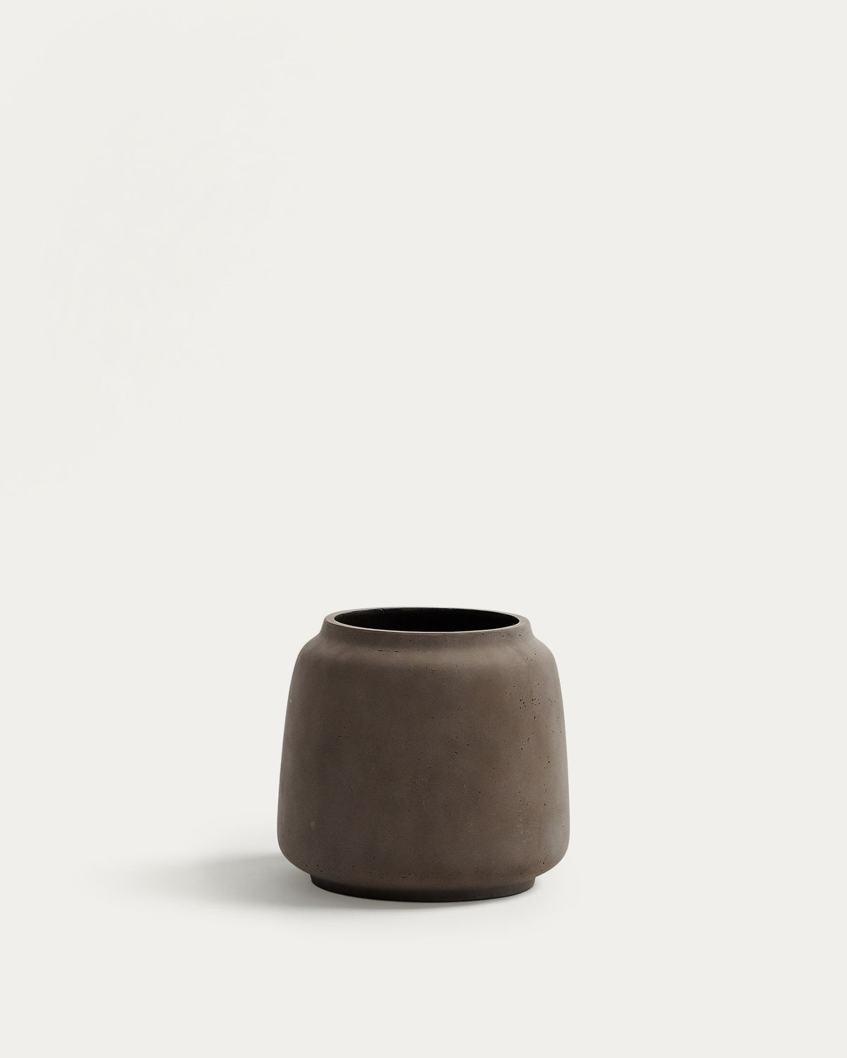 Blumentopf Lira in Terrakottaoptik Ø 40 cm in Terrakotta präsentiert im Onlineshop von KAQTU Design AG. Blumentopf ist von Kave Home