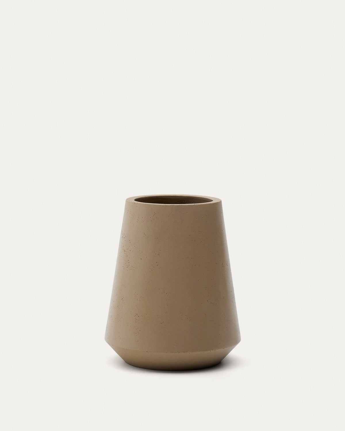 Blumentopf Calun aus Zement in Beige Ø 50 cm in Beige präsentiert im Onlineshop von KAQTU Design AG. Blumentopf ist von Kave Home