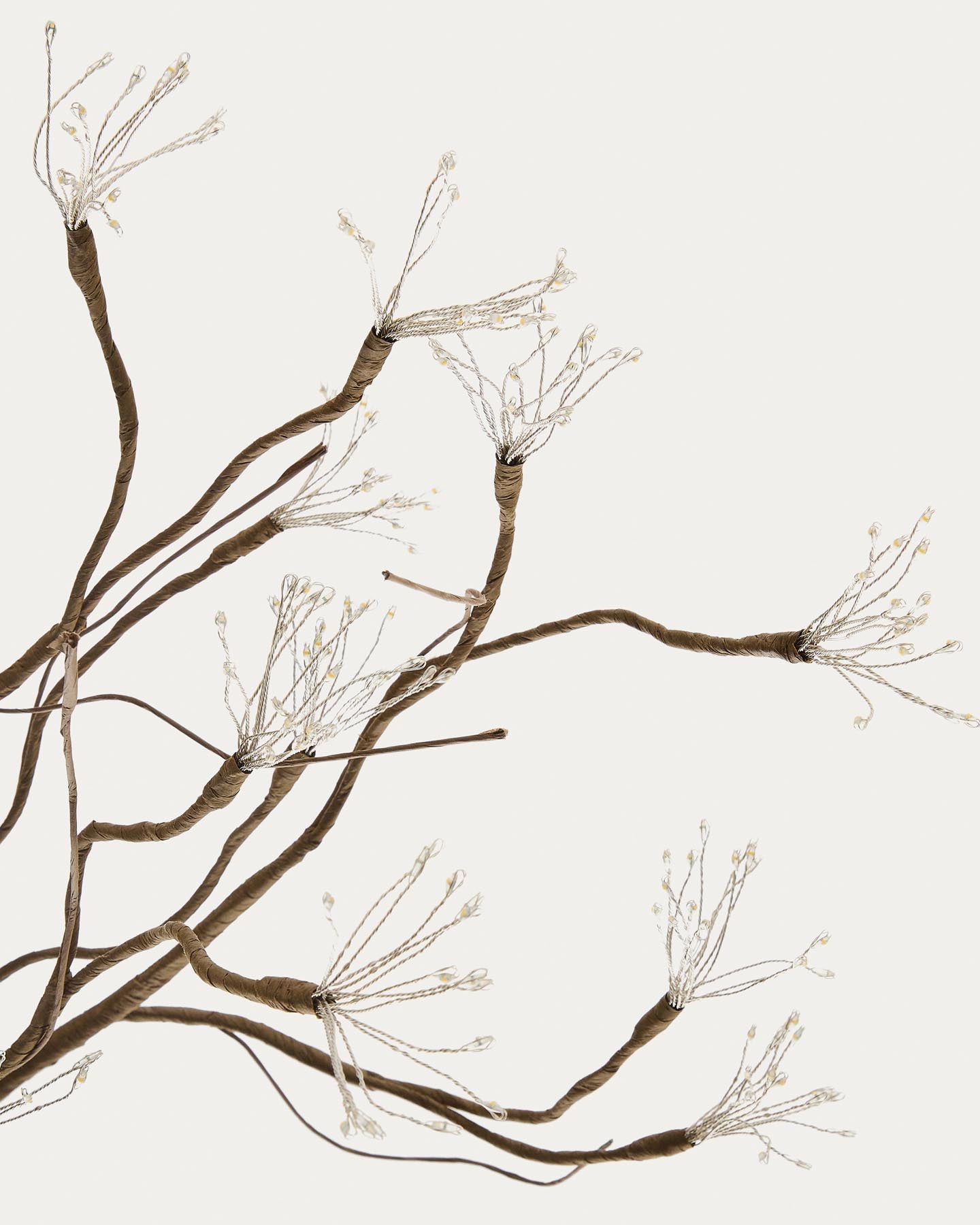 Jaya Lichtergirlande in Form eines Zweiges 90 cm  in Gelb präsentiert im Onlineshop von KAQTU Design AG. Lampenkette ist von Kave Home