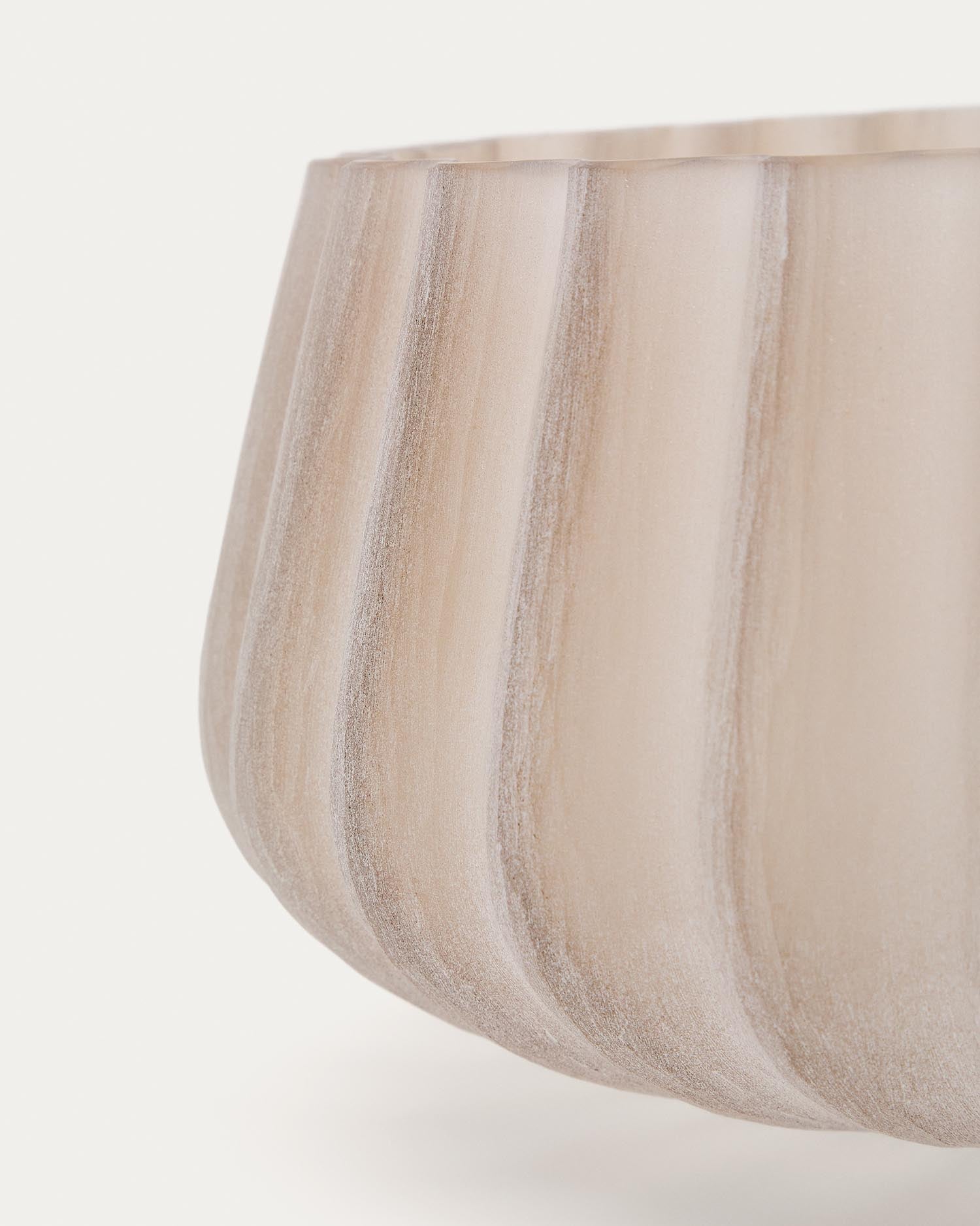 Vase Lumia aus beigem Glas 16 cm in Beige präsentiert im Onlineshop von KAQTU Design AG. Vase ist von Kave Home