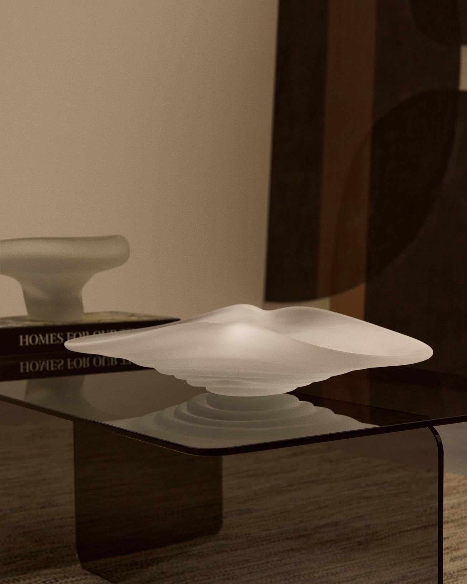 Tafelaufsatz Ondaro aus Milchglas 11 cm in Klar präsentiert im Onlineshop von KAQTU Design AG. Schale ist von Kave Home