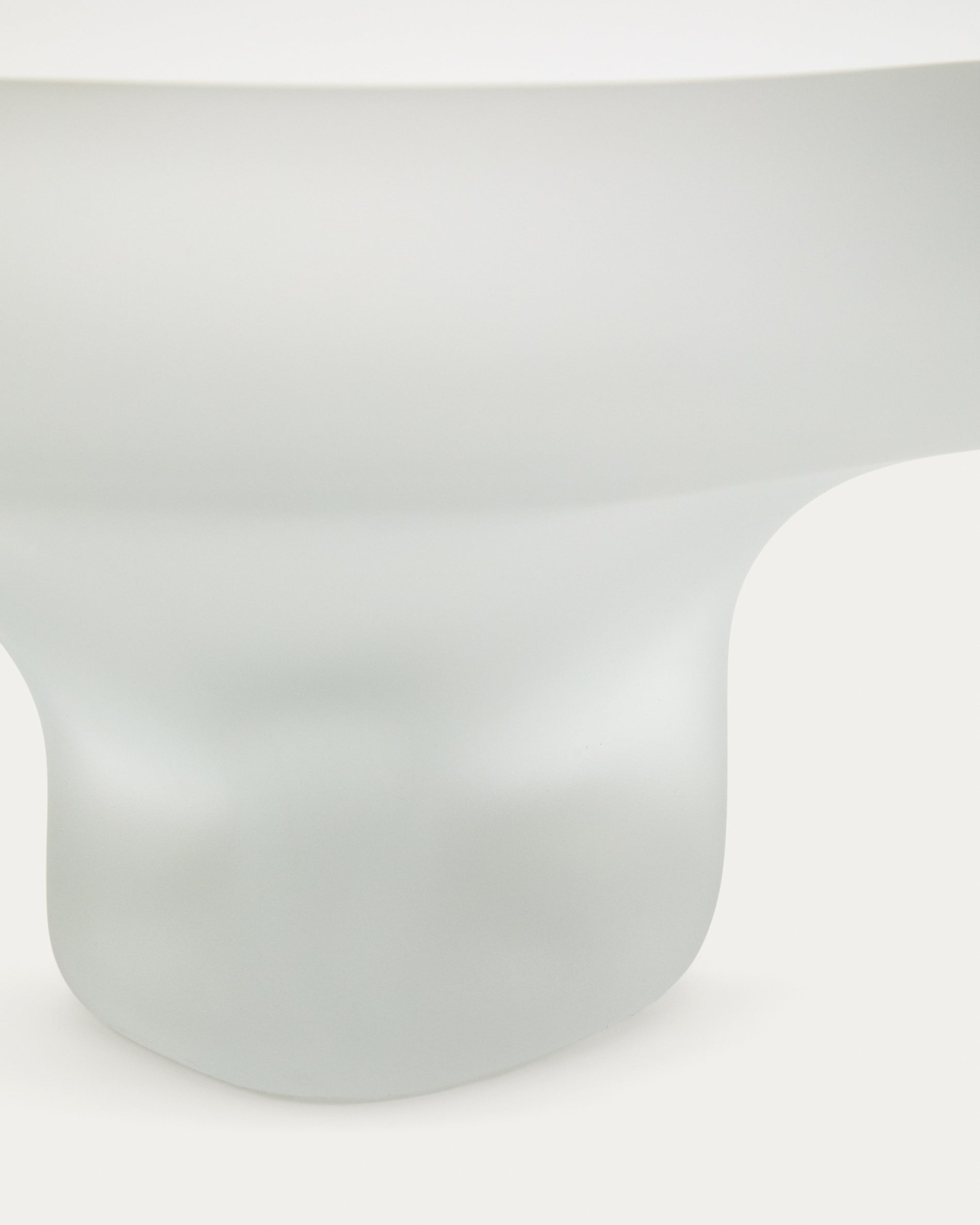 Tafelaufsatz Ondaro aus Milchglas 15 cm in Transparent präsentiert im Onlineshop von KAQTU Design AG. Vase ist von Kave Home