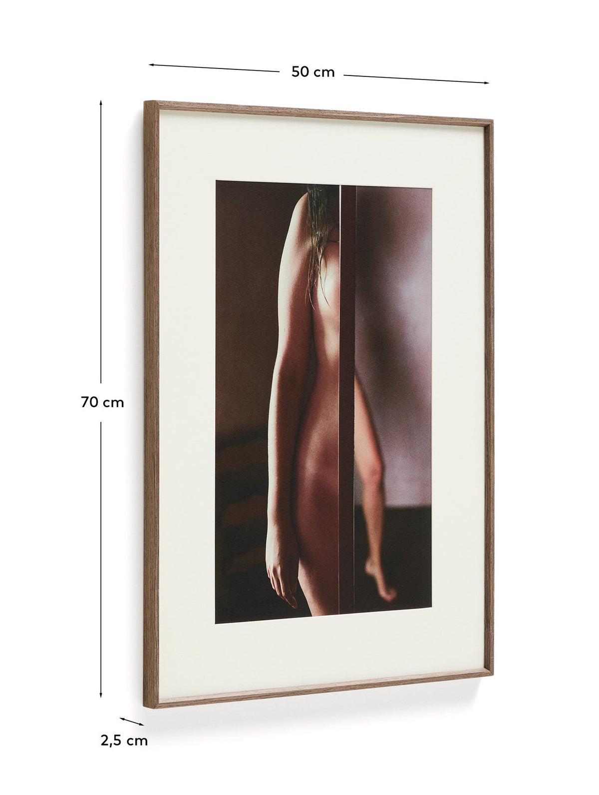 Hochformatiges Bild Zavira mit mehrfarbiger Fotografie eines weiblichen Körpers im Spiegel