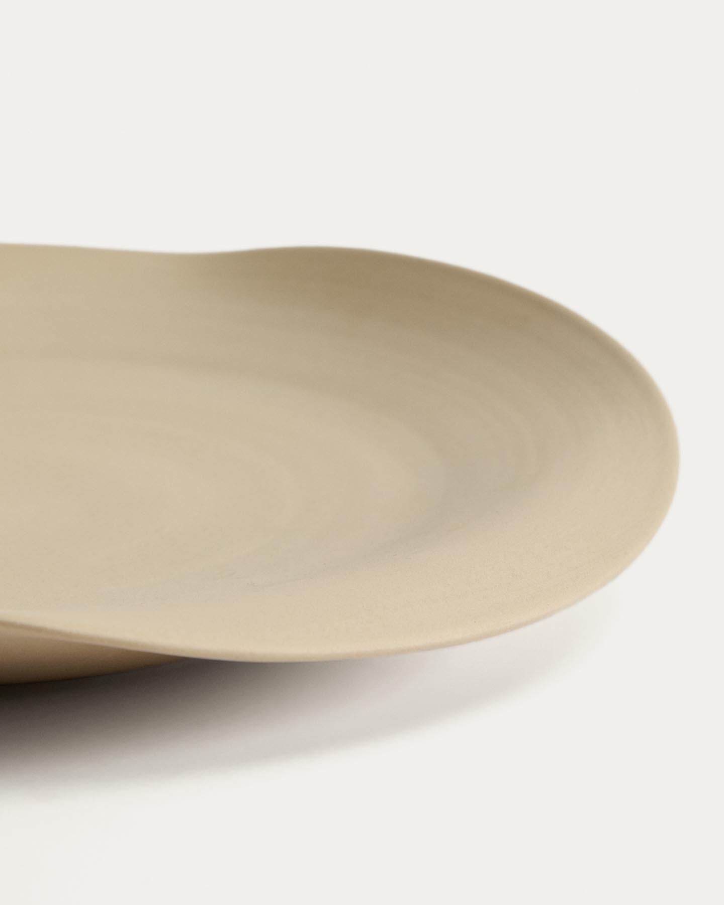 Tischdekoration Ebenor aus beiger Keramik Ø 30 cm in Beige präsentiert im Onlineshop von KAQTU Design AG. Schale ist von Kave Home