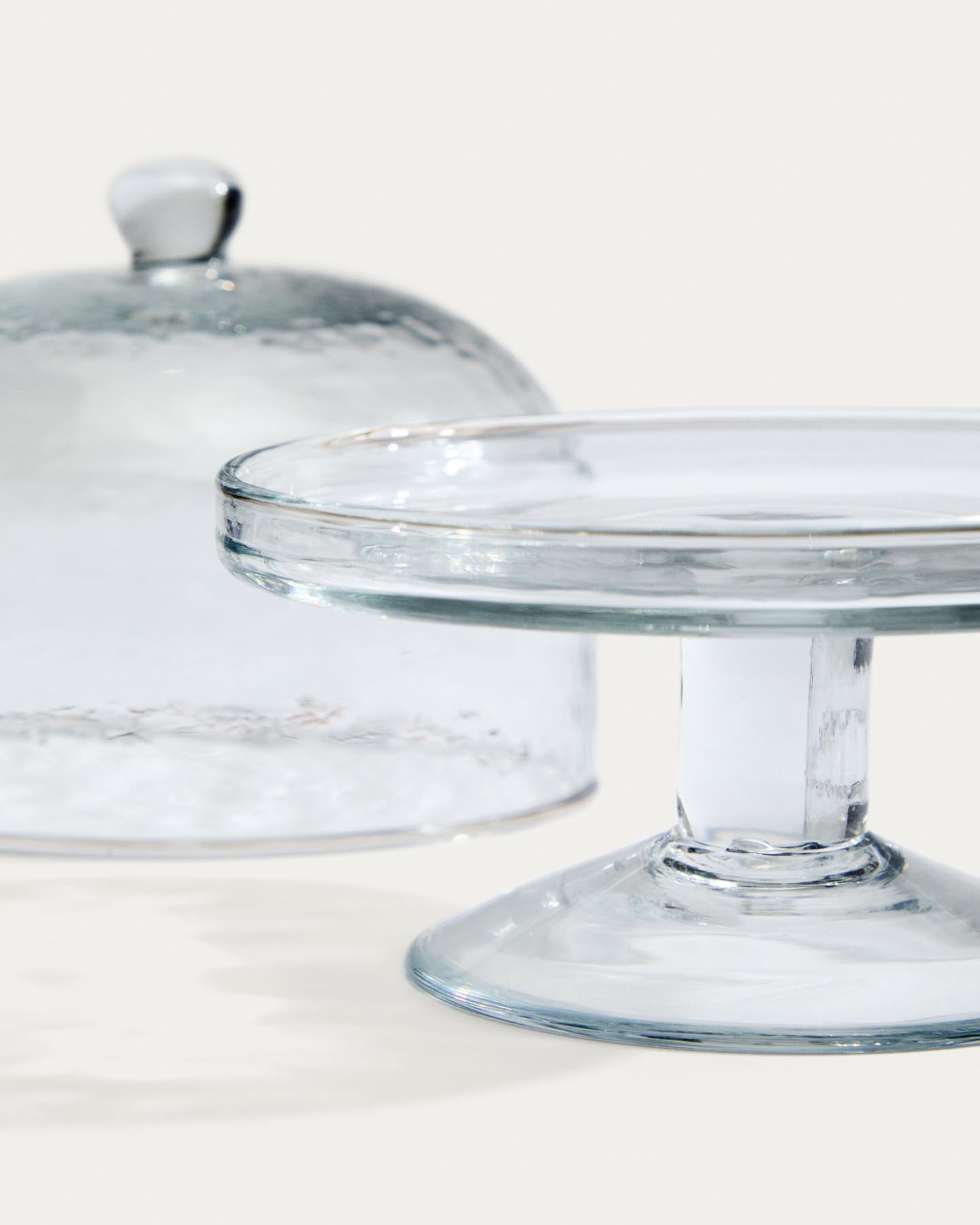 Kuchenplatte Sileia aus transparentem Recyclingglas in Transparent präsentiert im Onlineshop von KAQTU Design AG. Platte ist von Kave Home